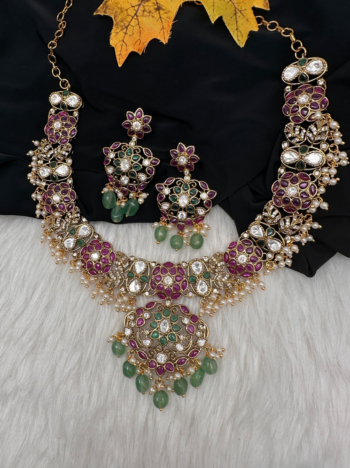 Matte Kemp Color Stone Short Necklace - Green