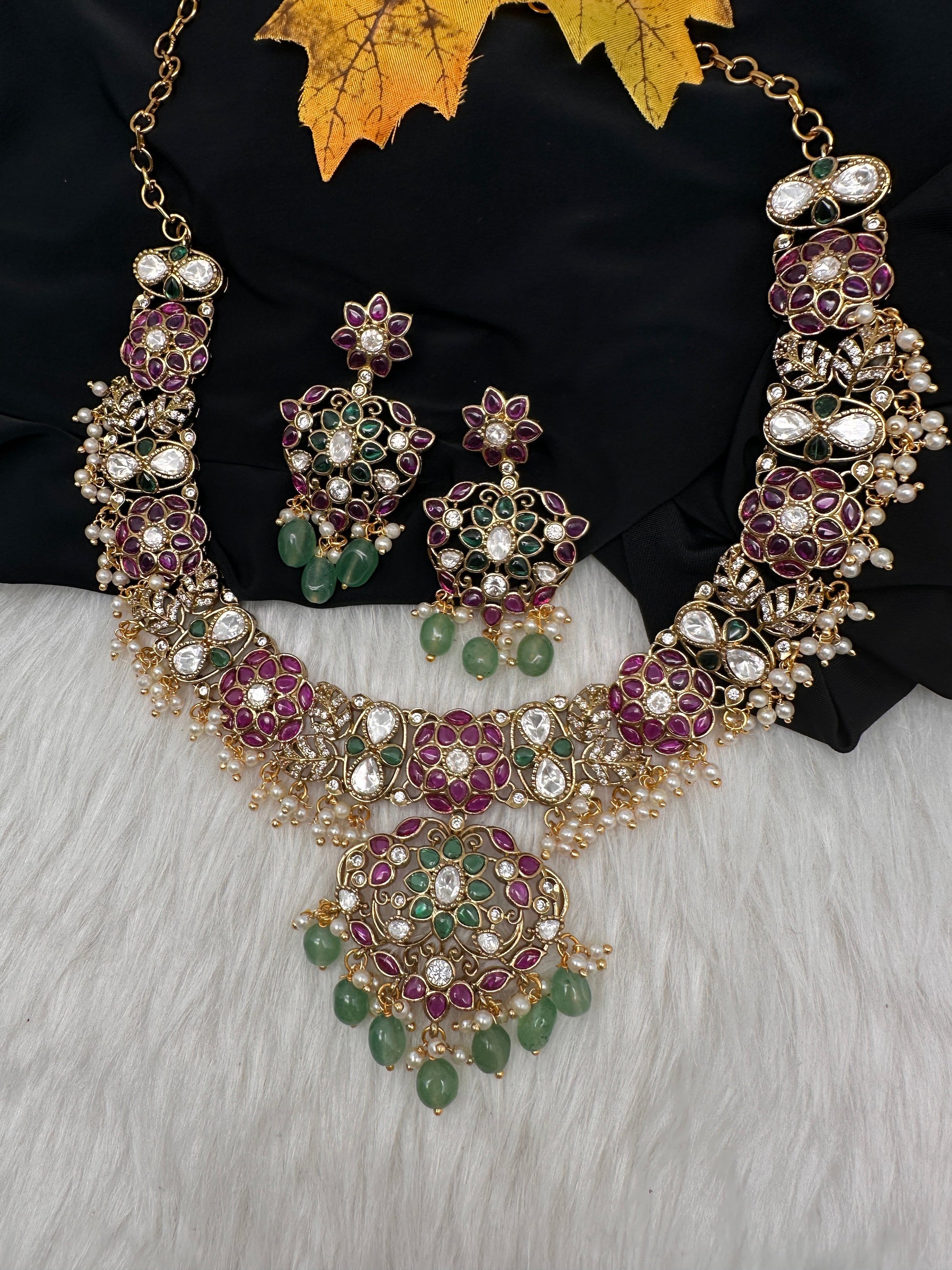 Matte Kemp Color Stone Short Necklace - Green