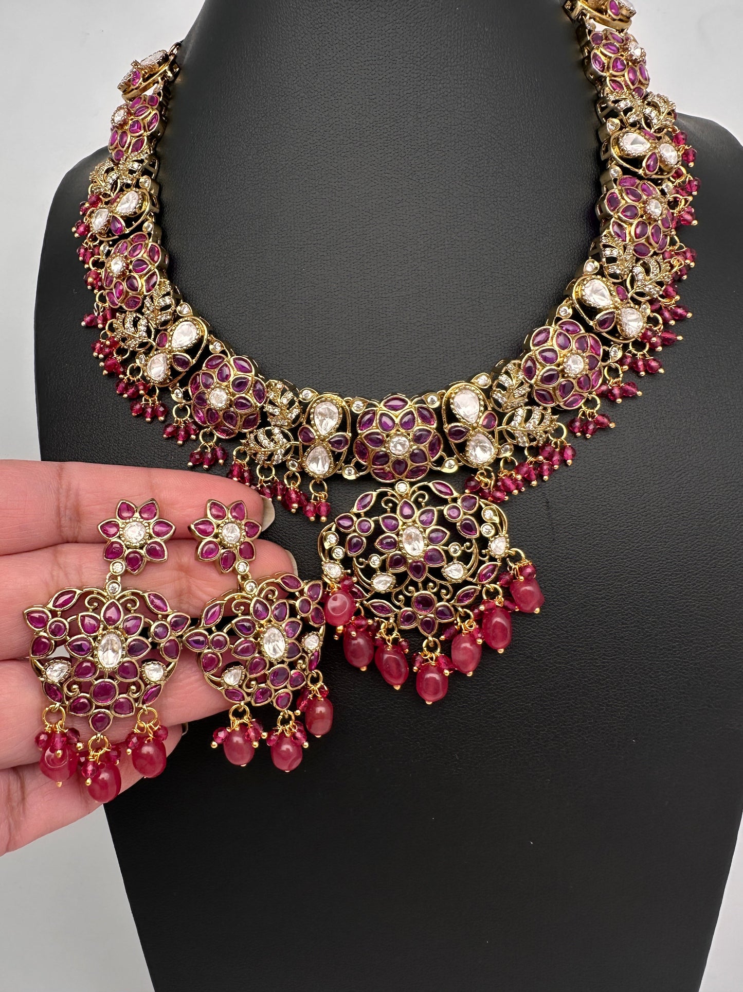 Matte Kemp Color Stone Short Necklace - Red