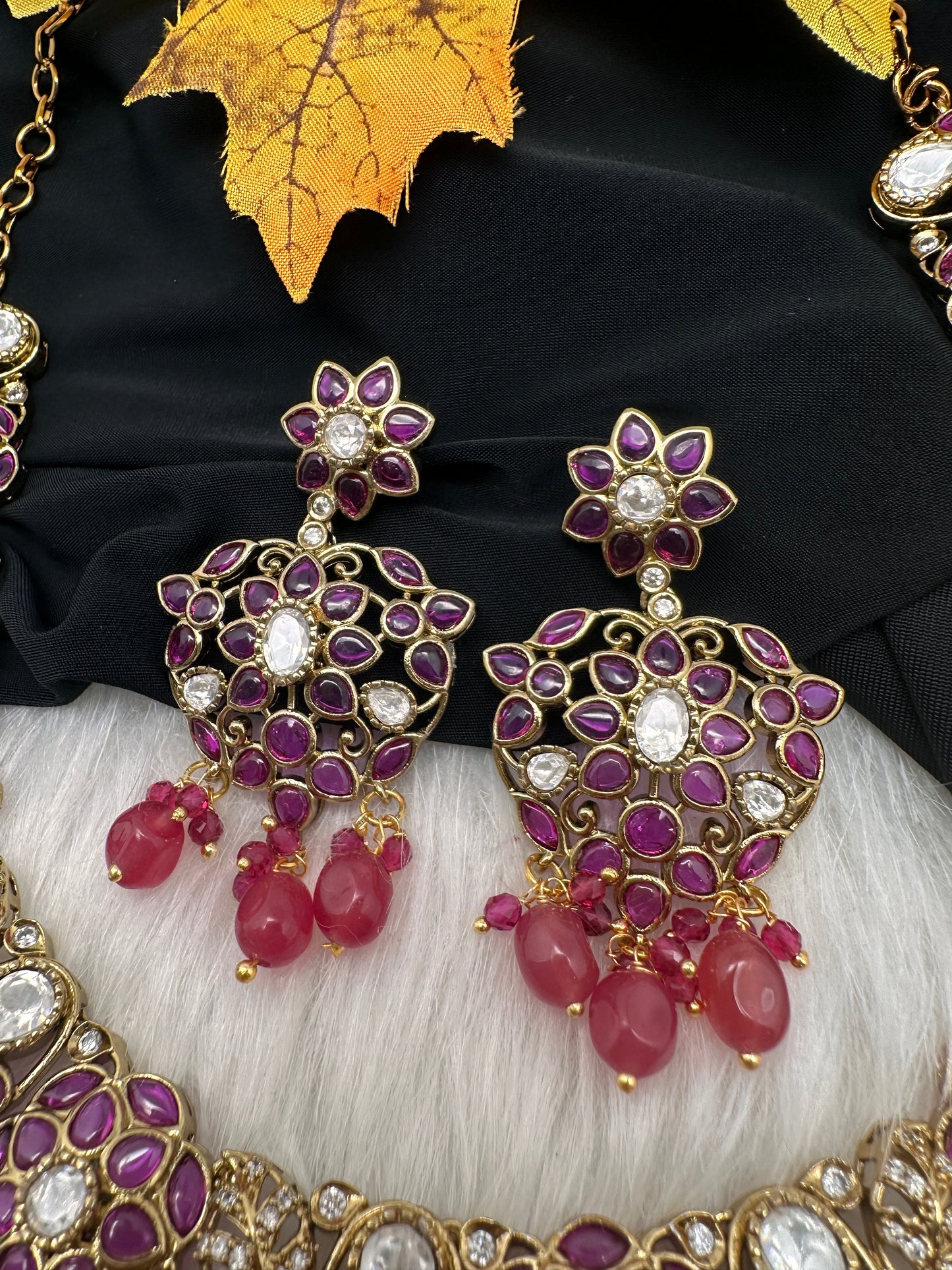 Matte Kemp Color Stone Short Necklace - Red