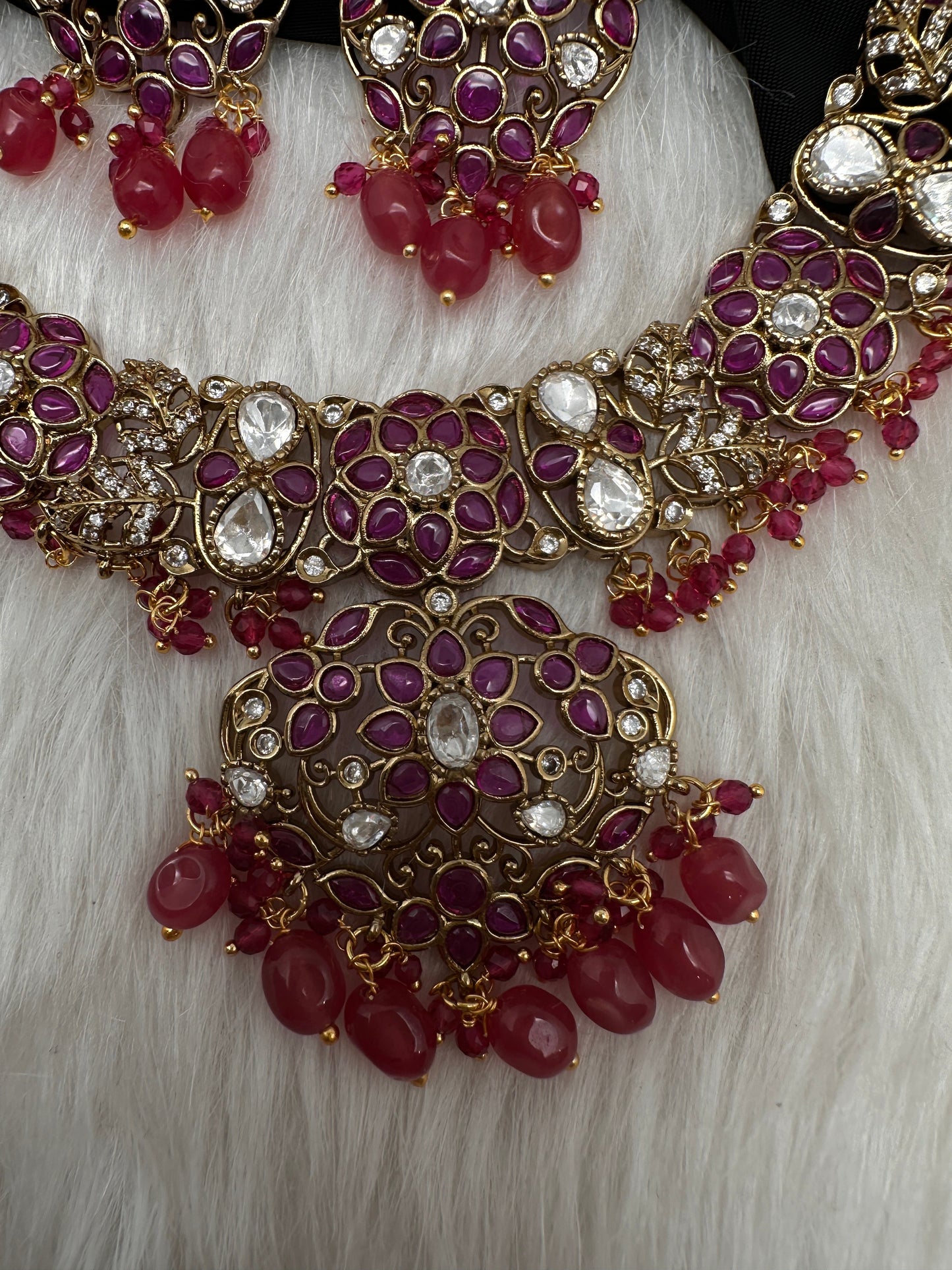 Matte Kemp Color Stone Short Necklace - Red