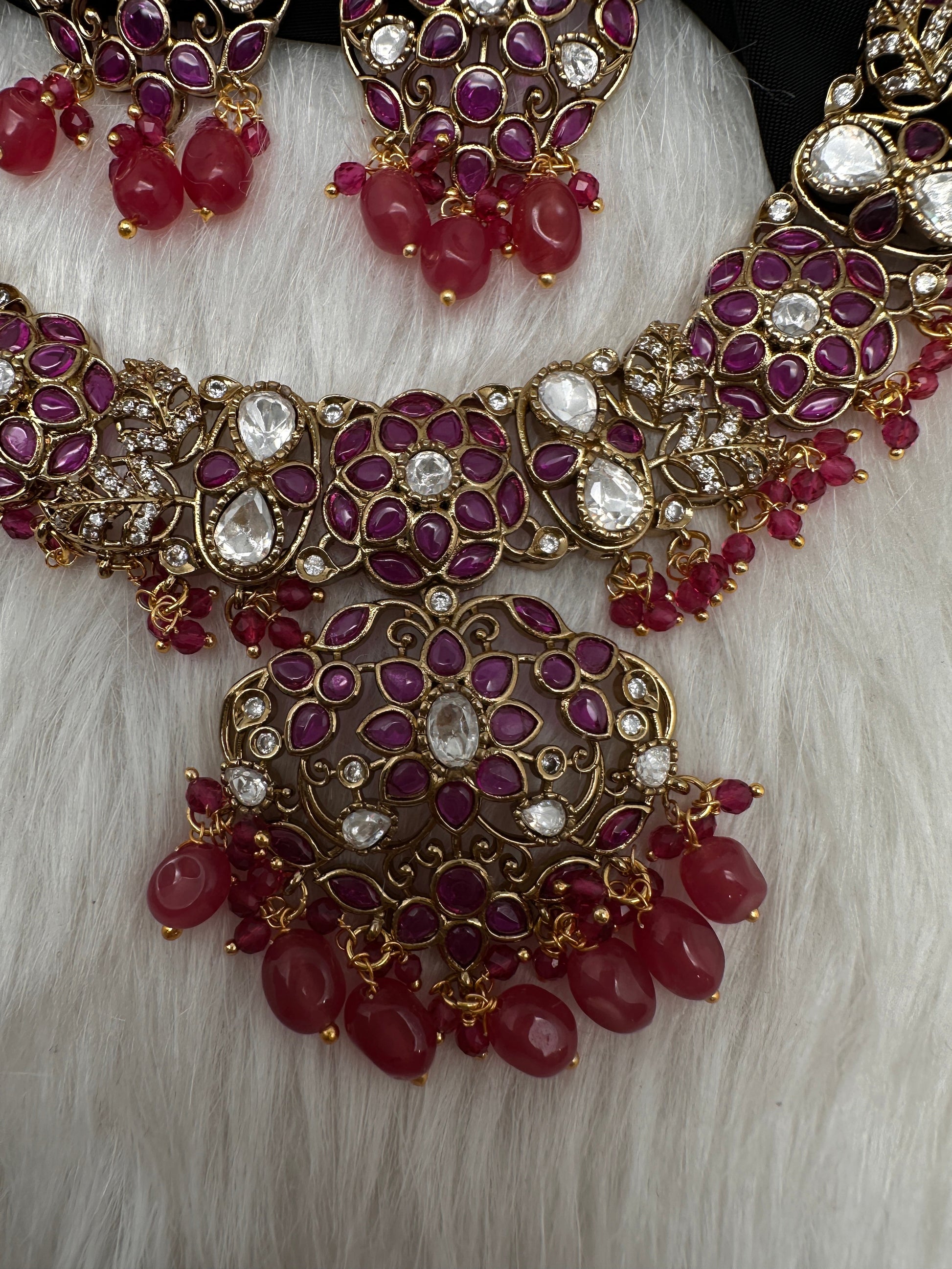 Matte Kemp Color Stone Short Necklace - Red