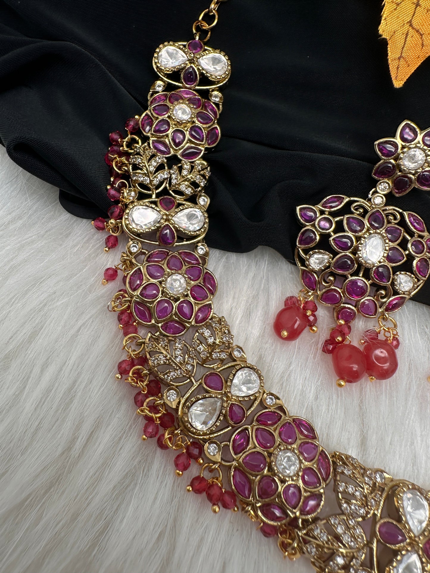 Matte Kemp Color Stone Short Necklace - Red