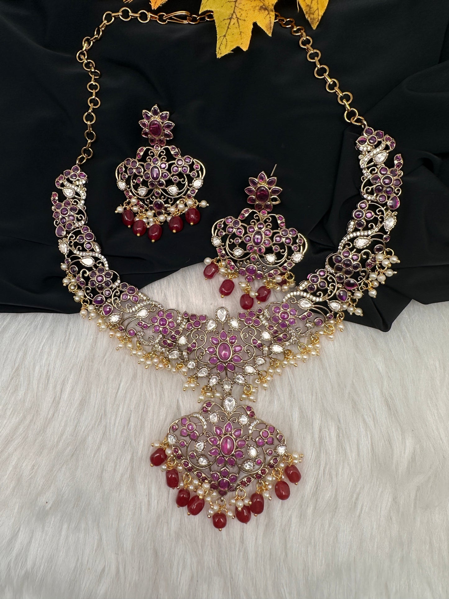 Matte Kemp Color Stone Short Necklace - Red