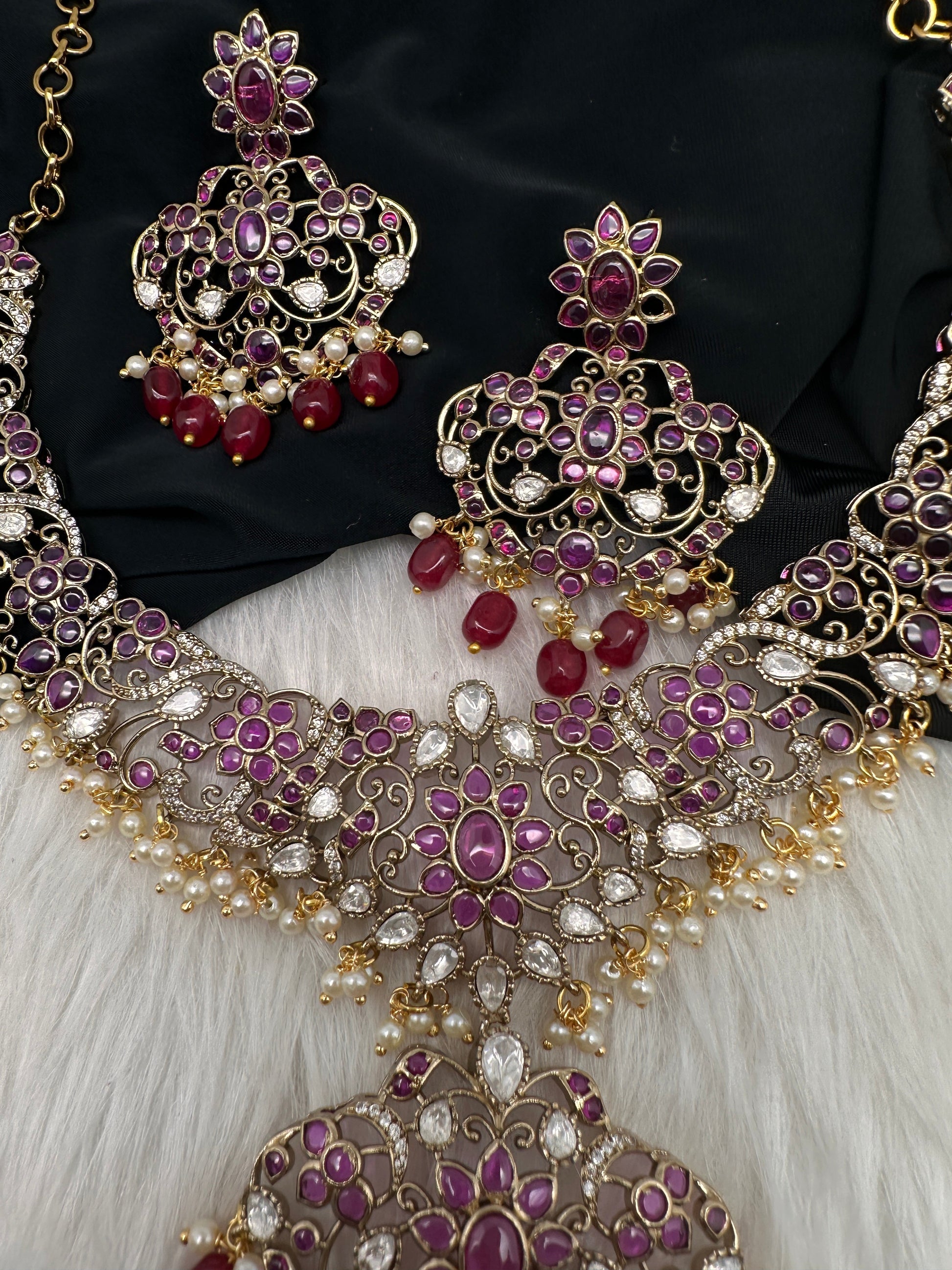 Matte Kemp Color Stone Short Necklace - Red