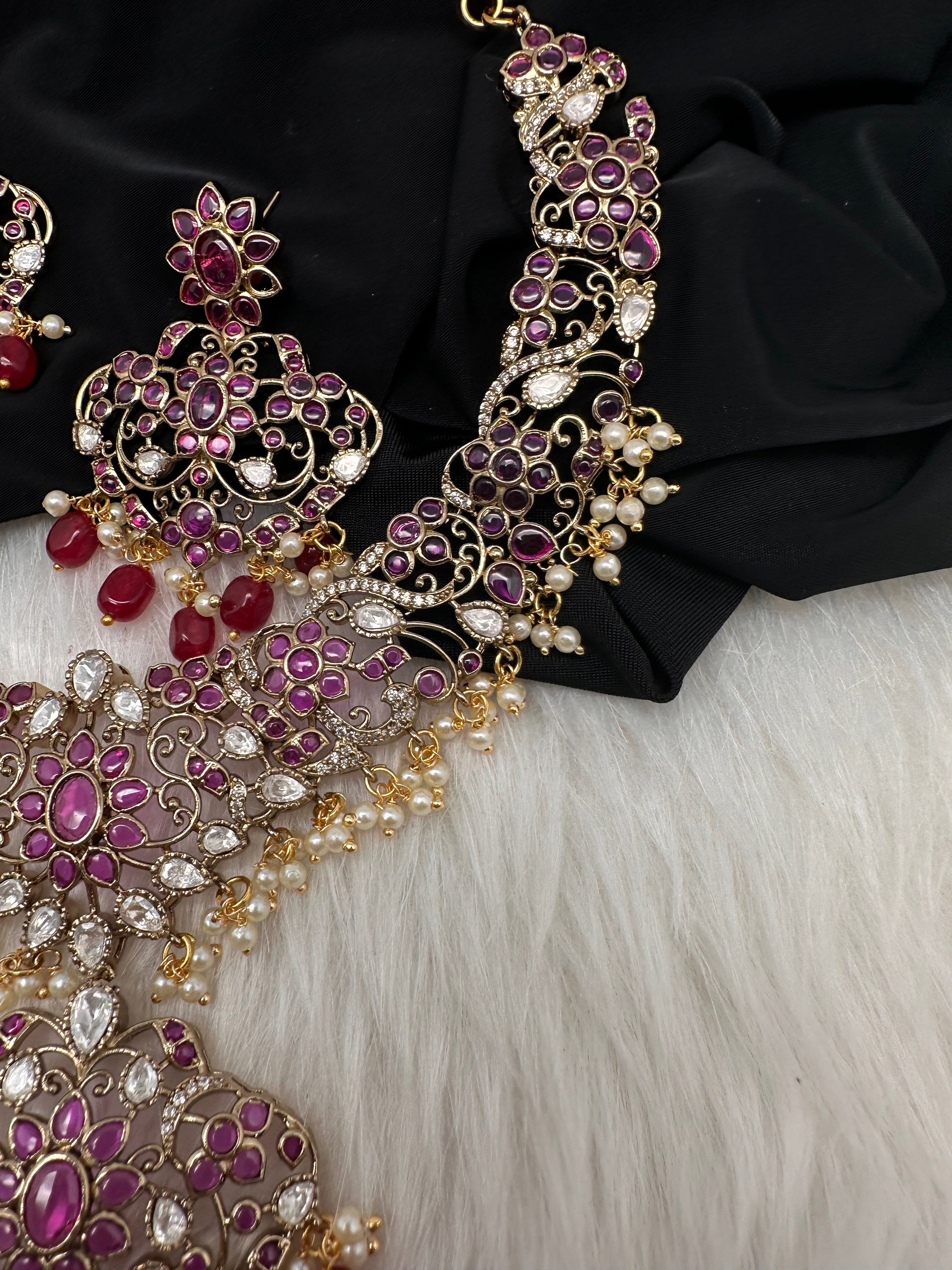 Matte Kemp Color Stone Short Necklace - Red