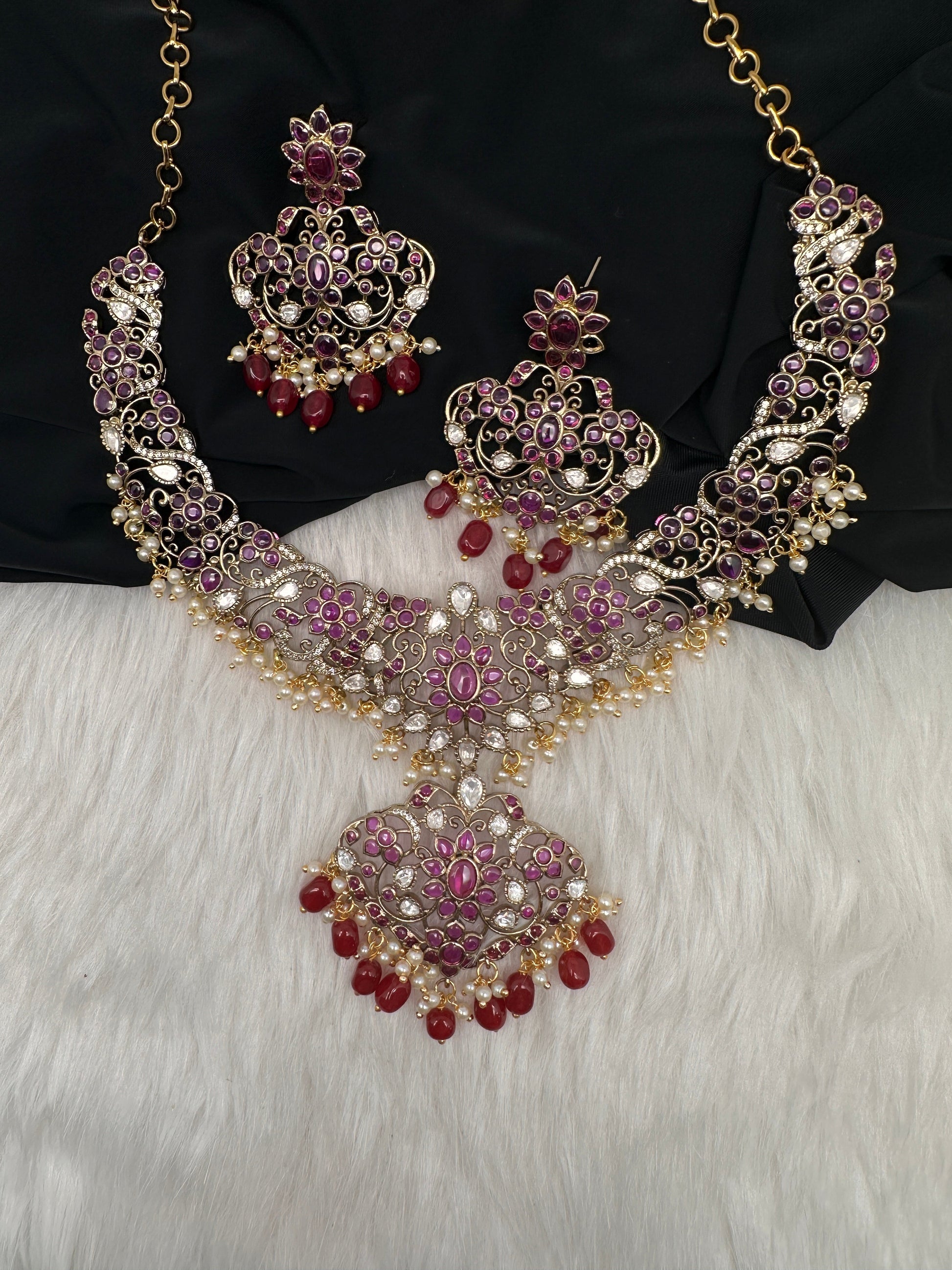 Matte Kemp Color Stone Short Necklace - Red