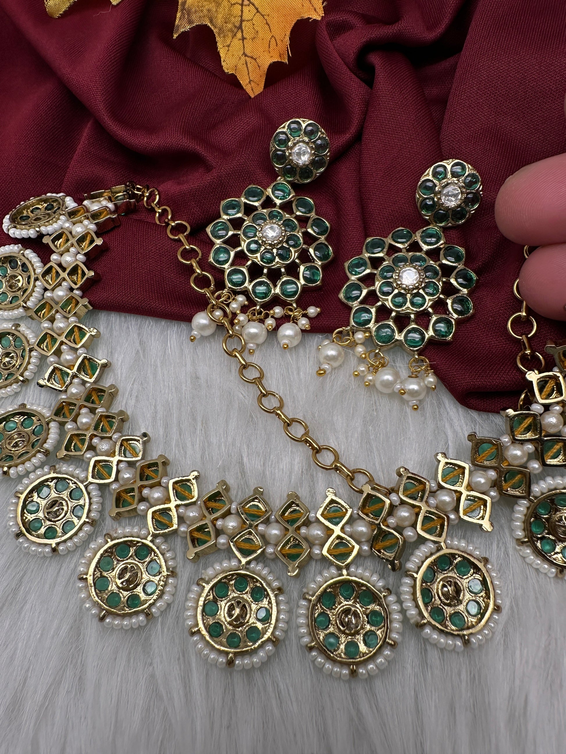 Matte Kemp Color Stone Short Necklace - Green