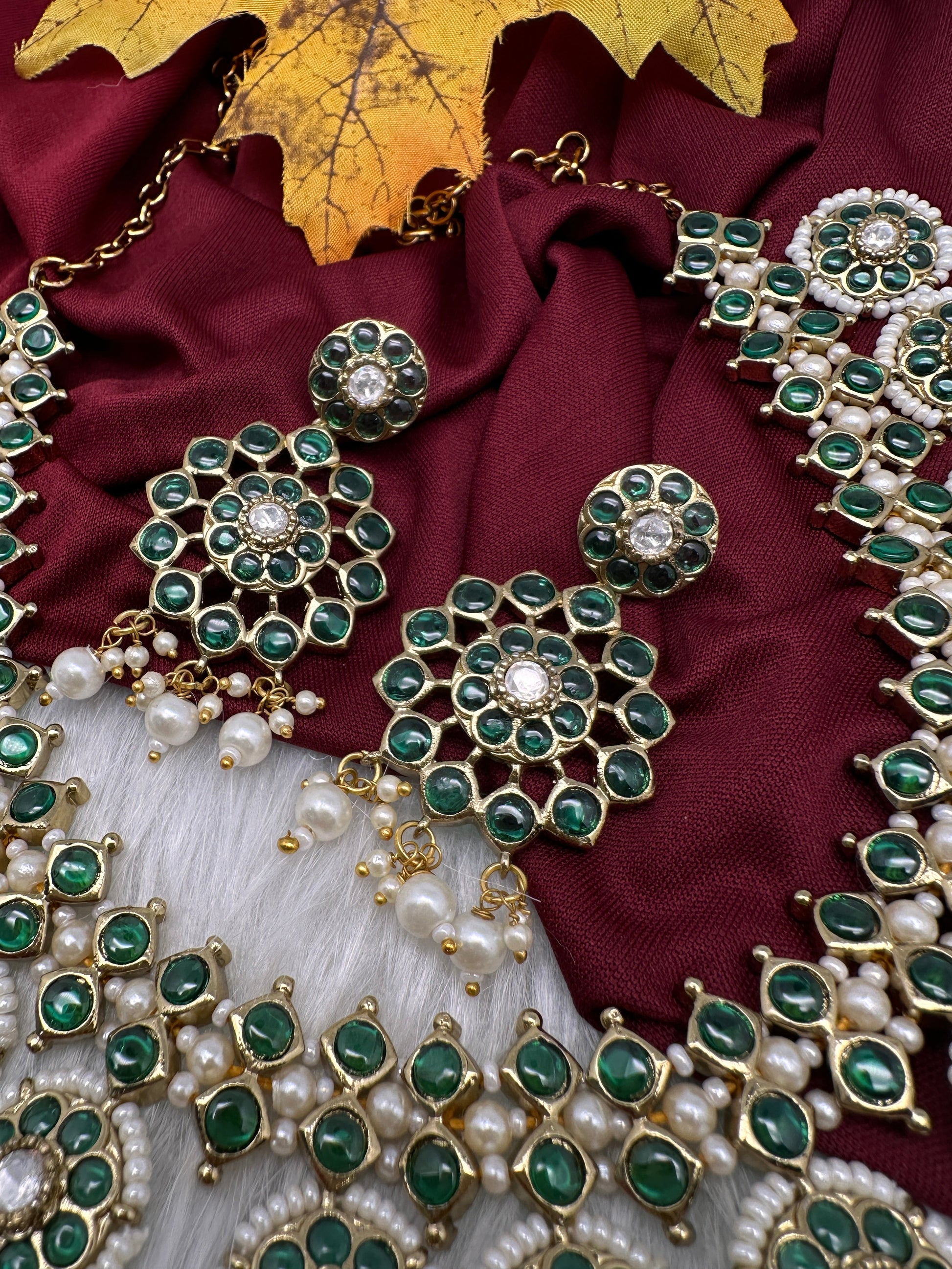 Matte Kemp Color Stone Short Necklace - Green