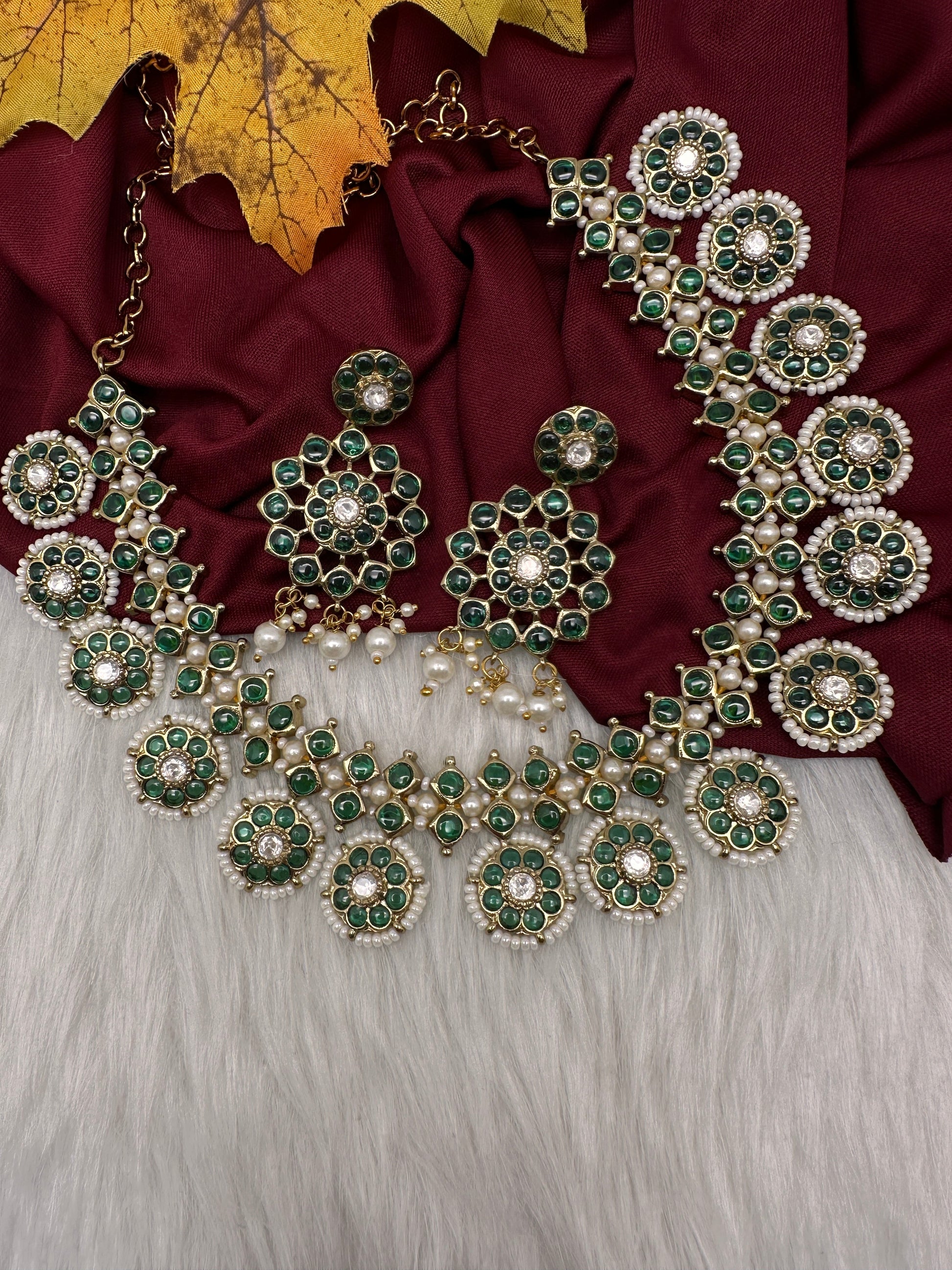 Matte Kemp Color Stone Short Necklace - Green