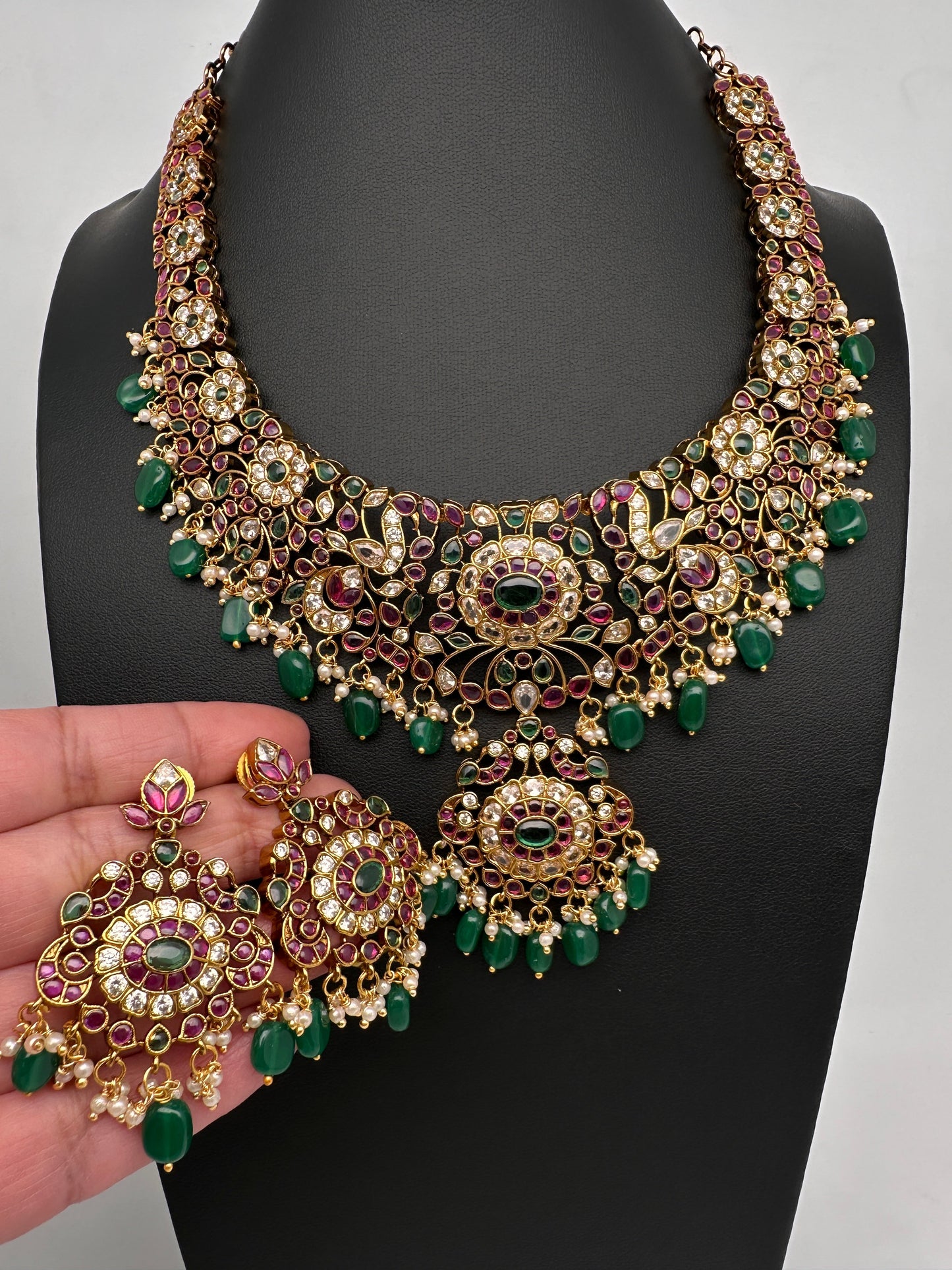 Matte Kemp Traditional Short Necklace