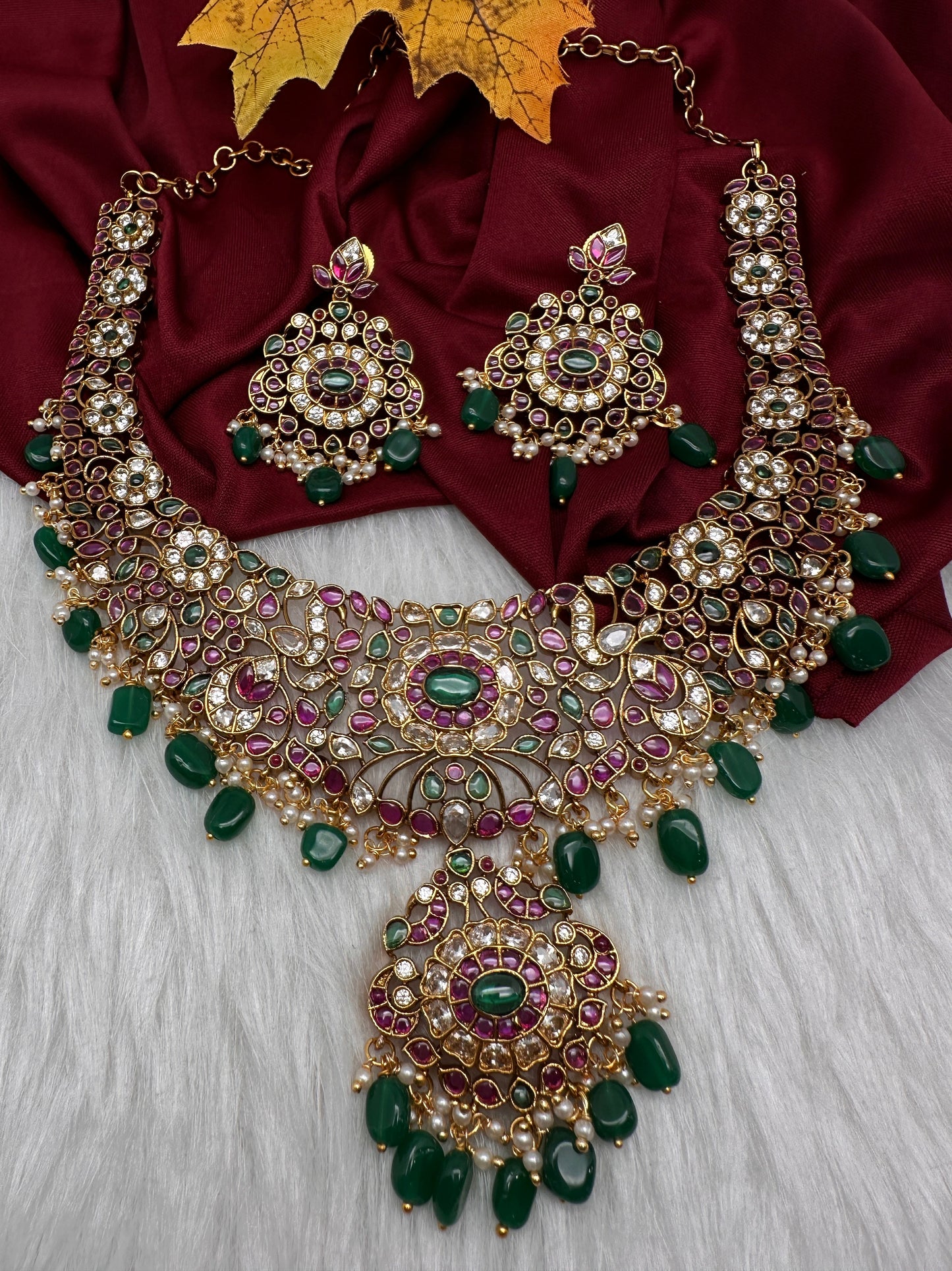 Matte Kemp Traditional Short Necklace