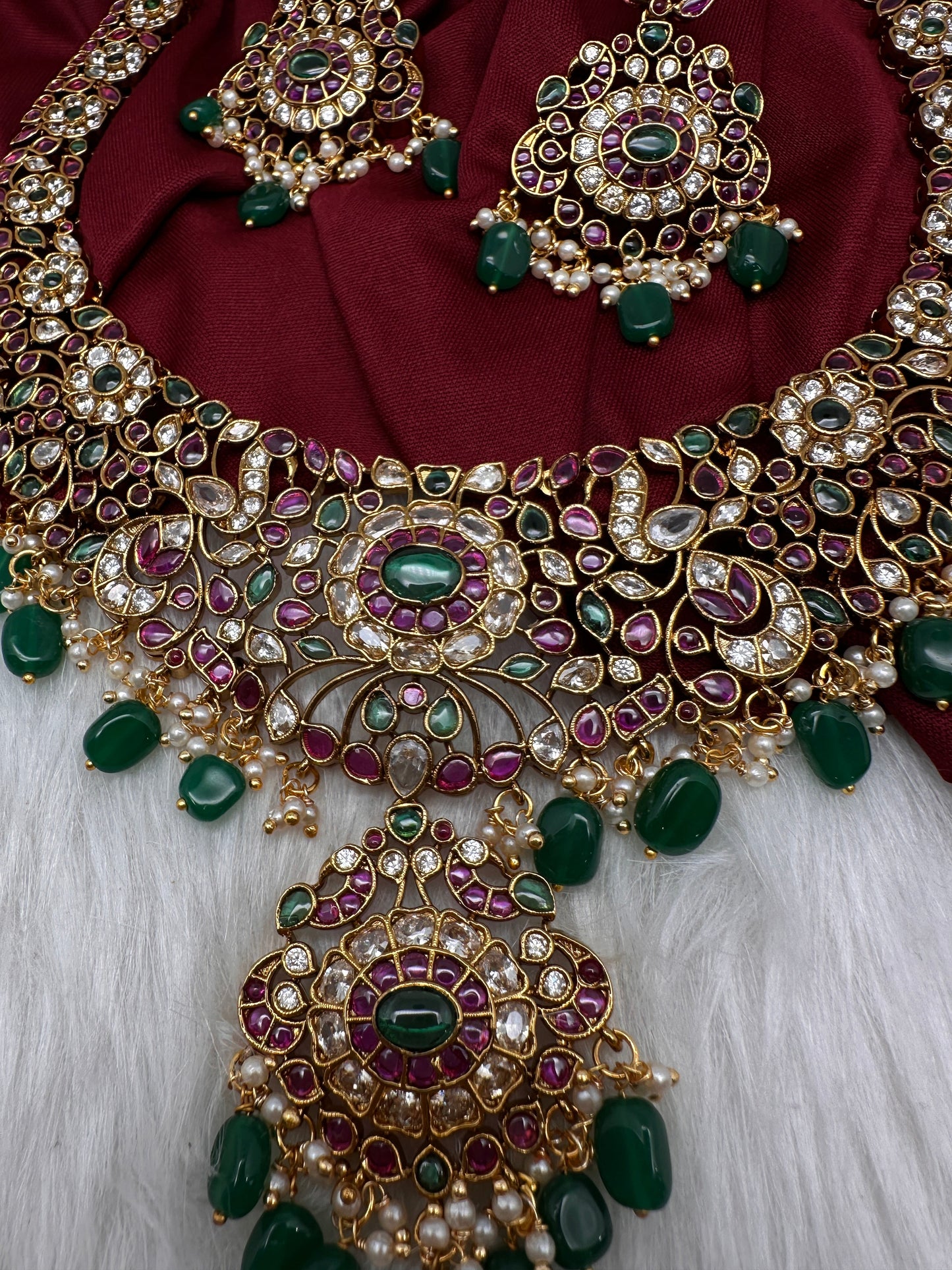 Matte Kemp Traditional Short Necklace