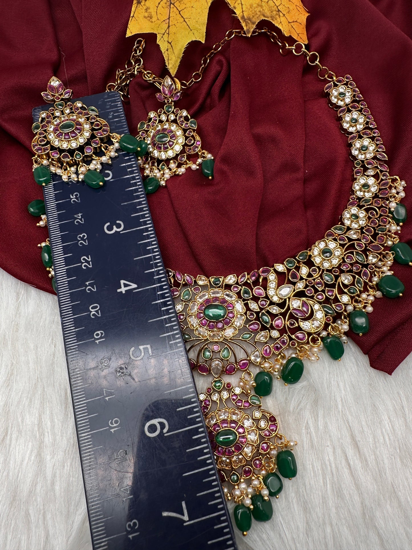 Matte Kemp Traditional Short Necklace