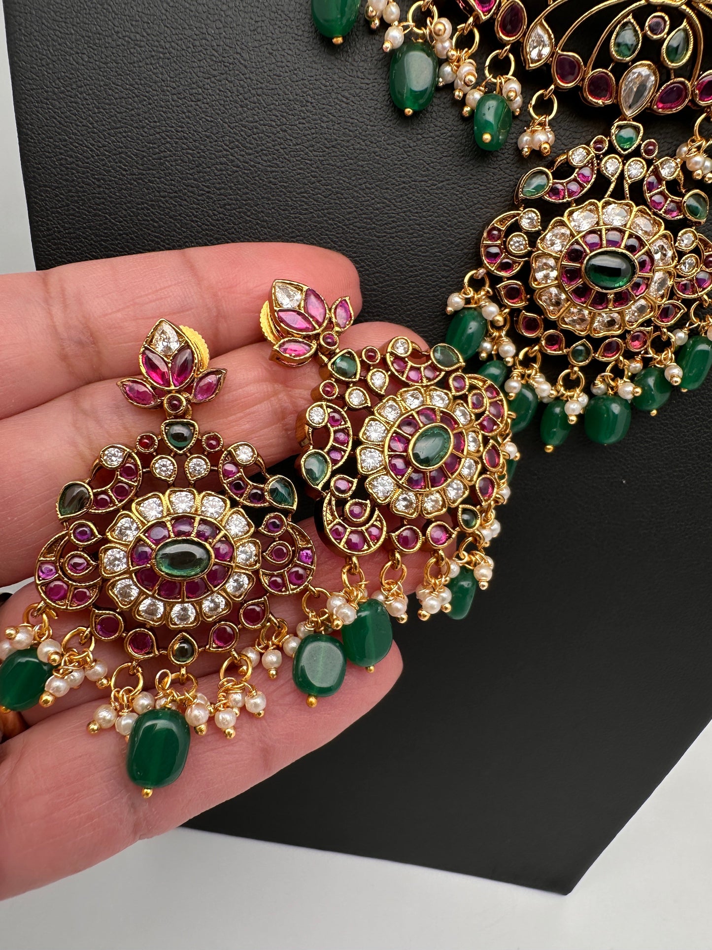 Matte Kemp Traditional Short Necklace