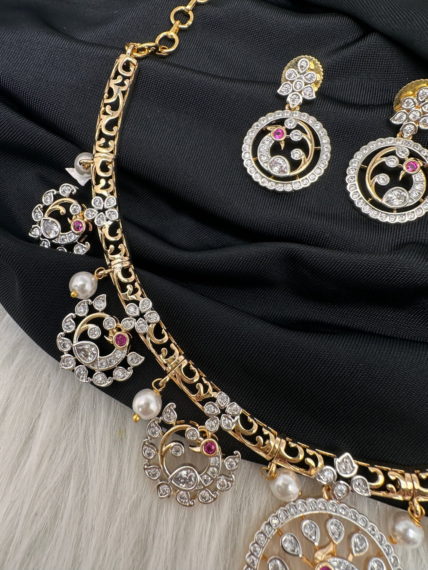 AD Peacock Kanthi Short Necklace