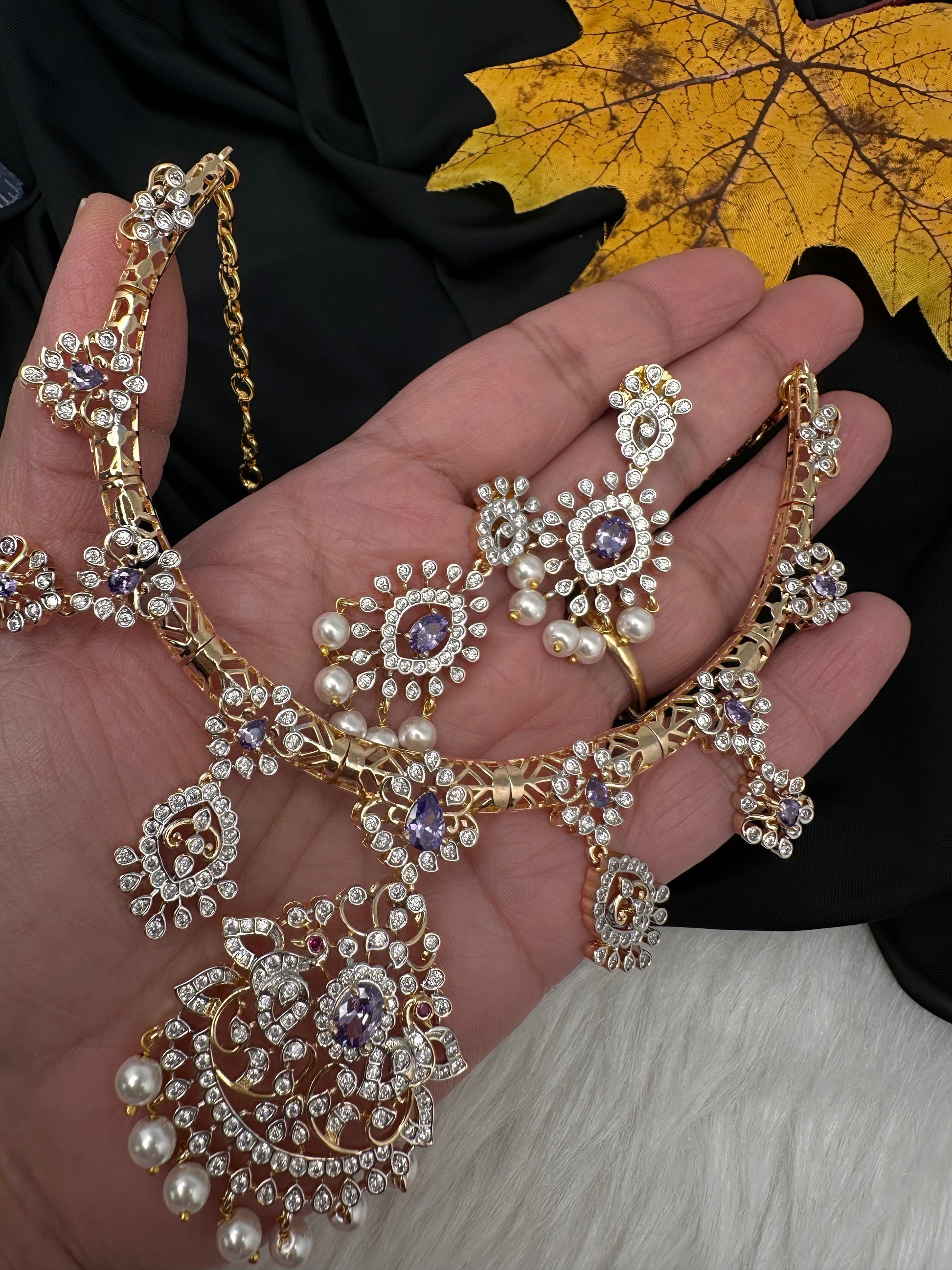 AD  Kanthi Short Necklace - Green