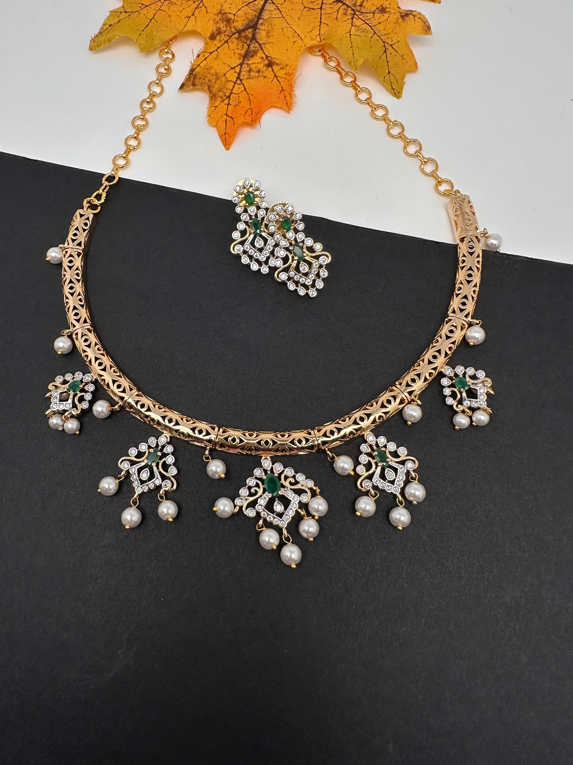 AD  Kanthi Short Necklace - Green