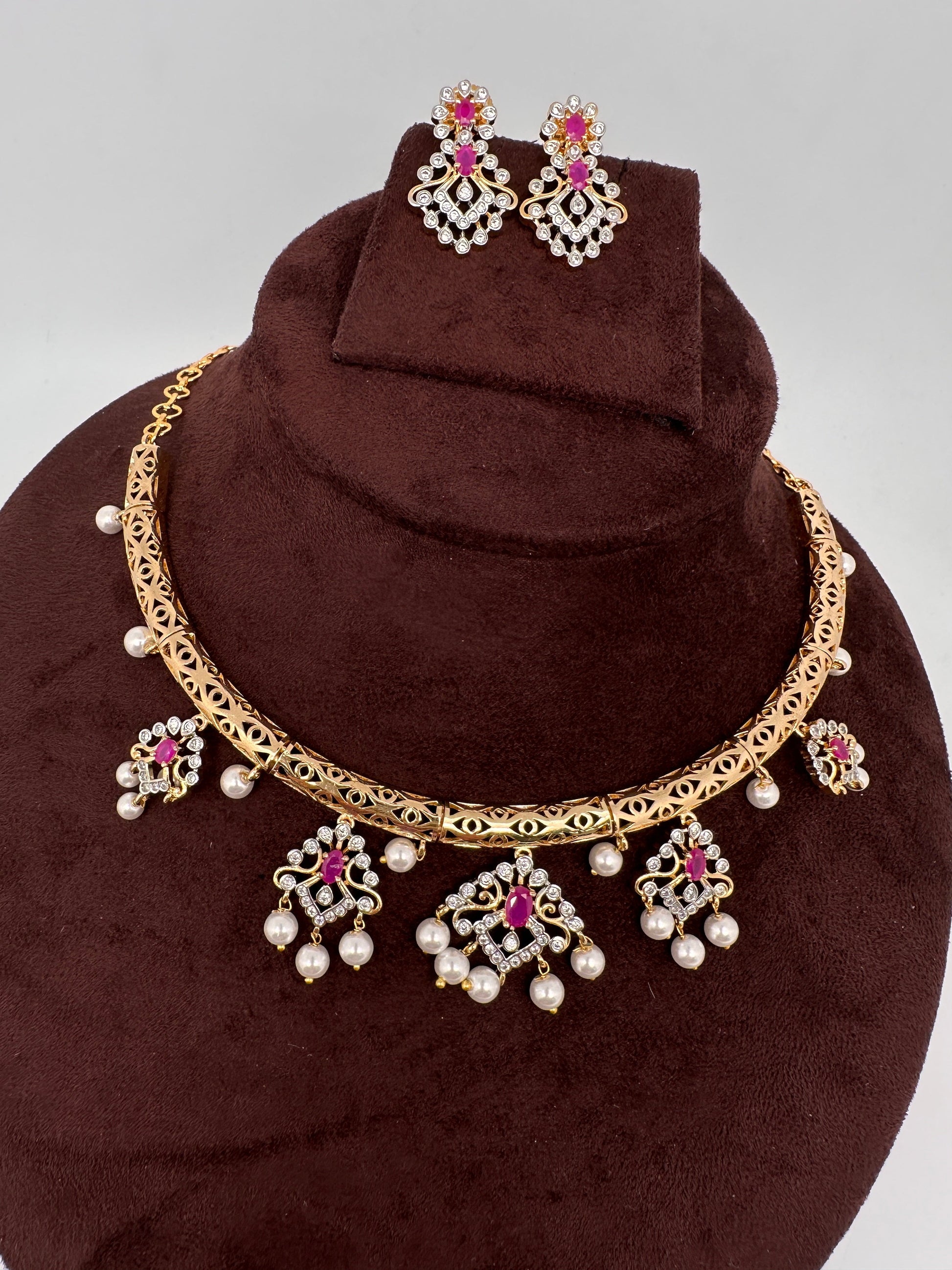 AD  Kanthi Short Necklace - Red