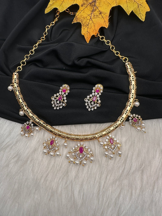 AD  Kanthi Short Necklace - Red