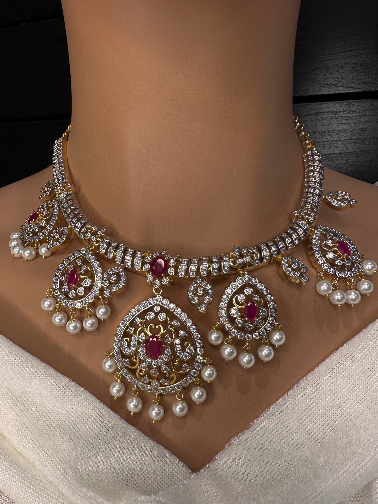 AD  Kanthi Short Necklace - Red