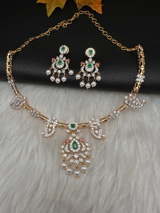 AD Simple Elegant Emerald Green Kanthi Short Necklace