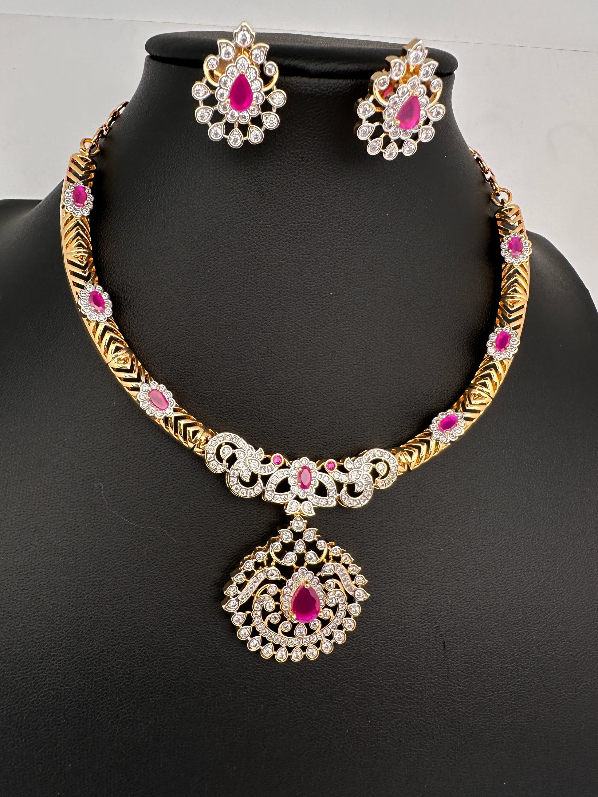 AD  Kanthi Short Necklace - Red