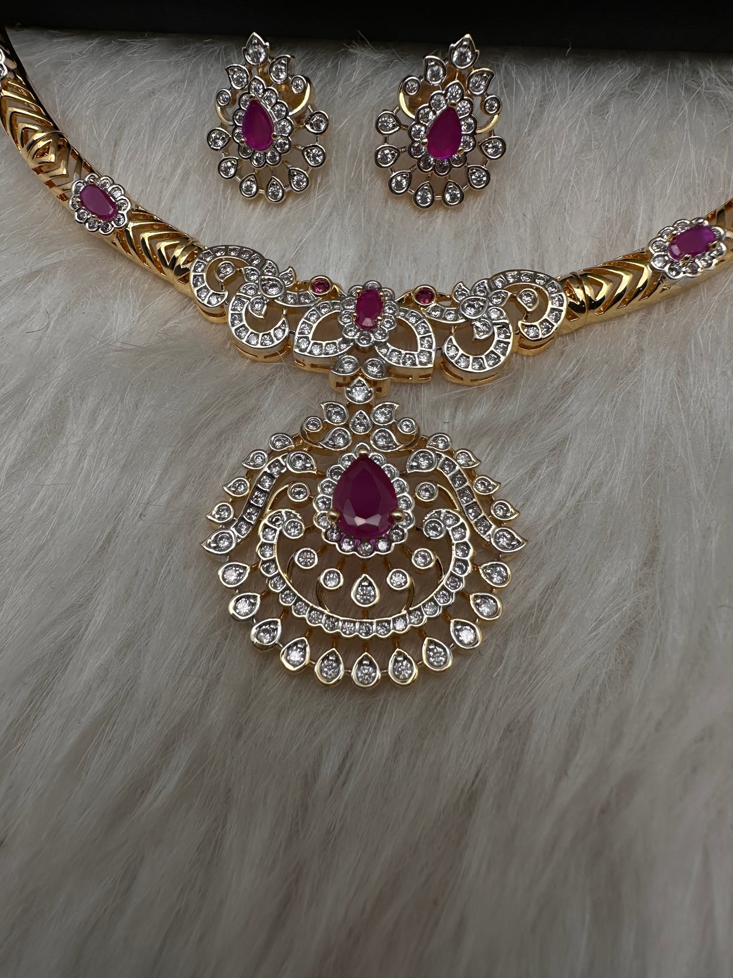 AD  Kanthi Short Necklace - Red