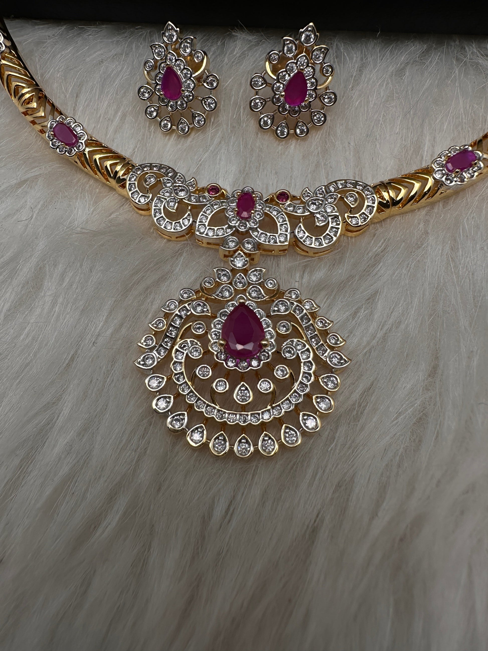 AD  Kanthi Short Necklace - Red