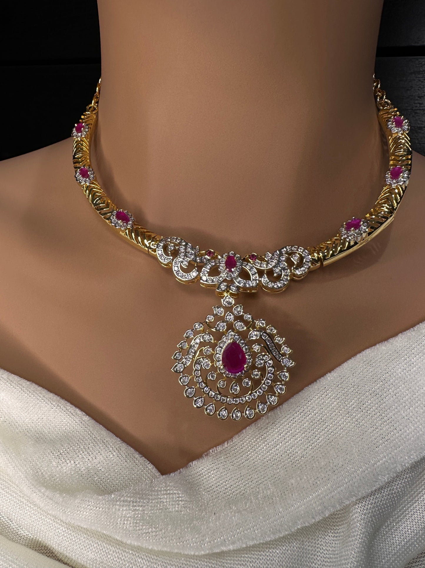 AD  Kanthi Short Necklace - Red