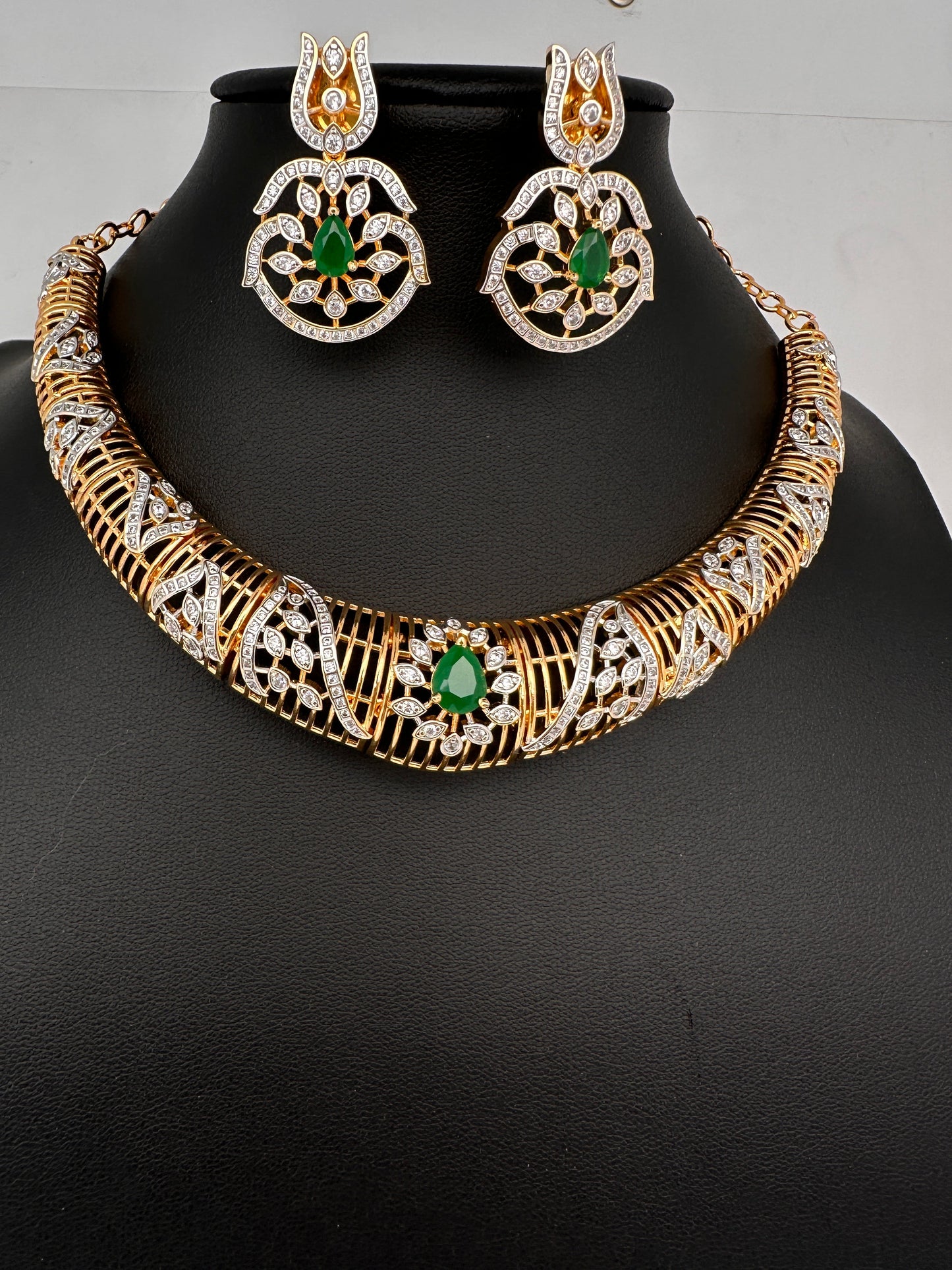 AD  Kanthi Short Necklace - Green
