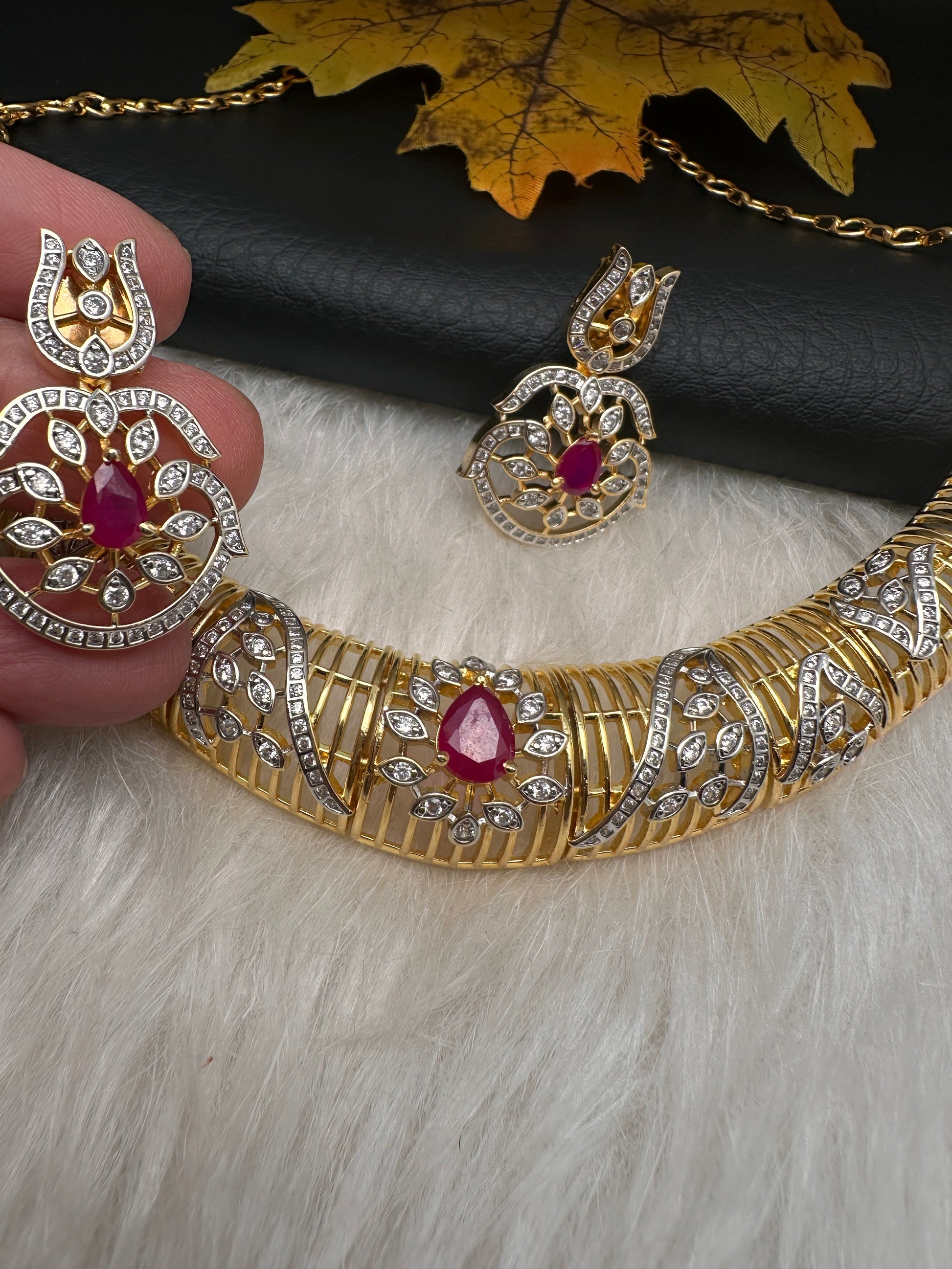 AD  Kanthi Short Necklace - Red