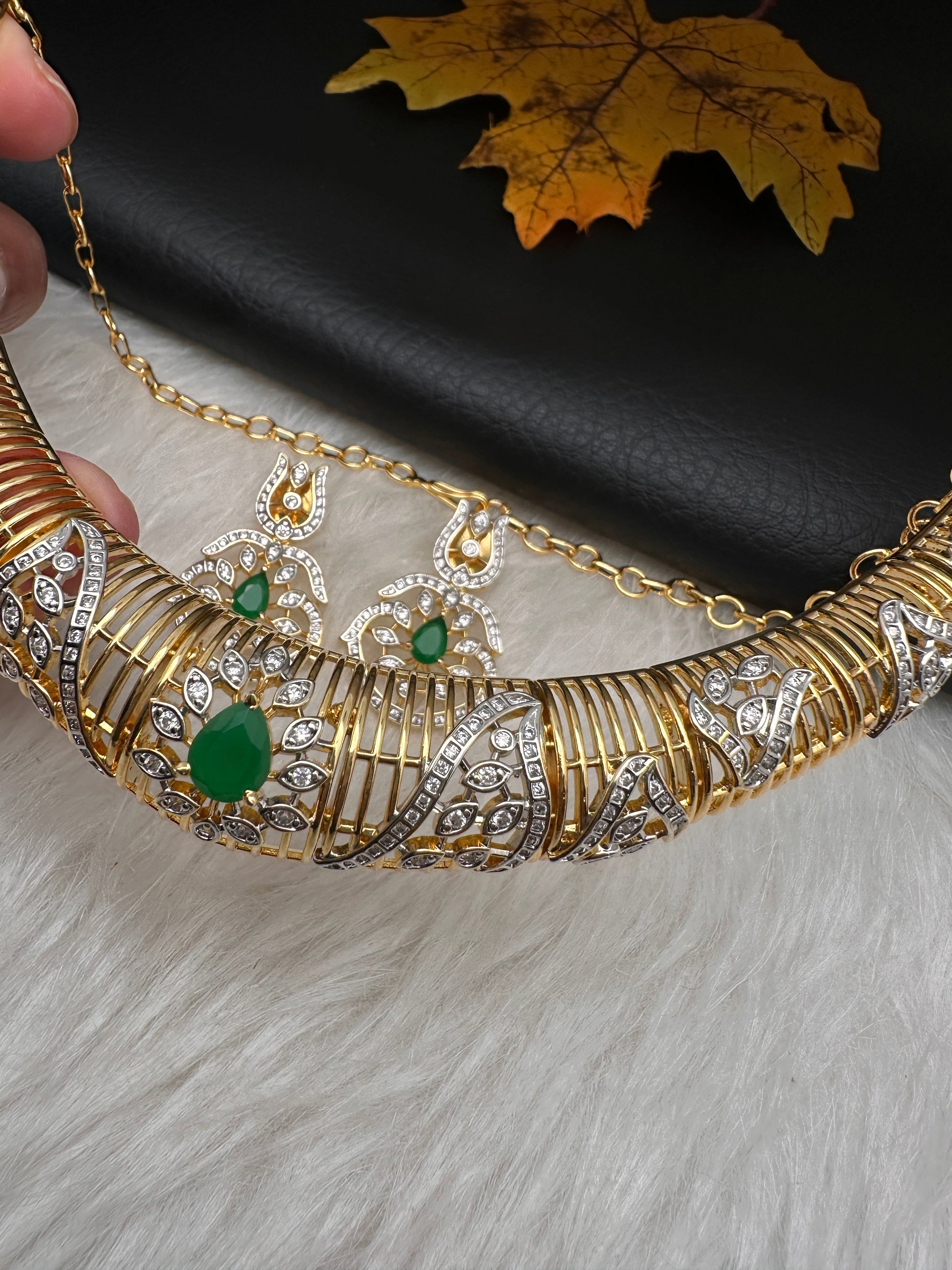 AD  Kanthi Short Necklace - Green