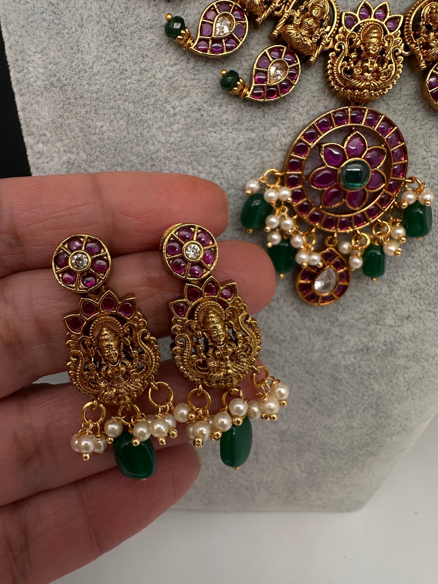 Kempu Matte Goddess Lakshmi Mango Short Necklace