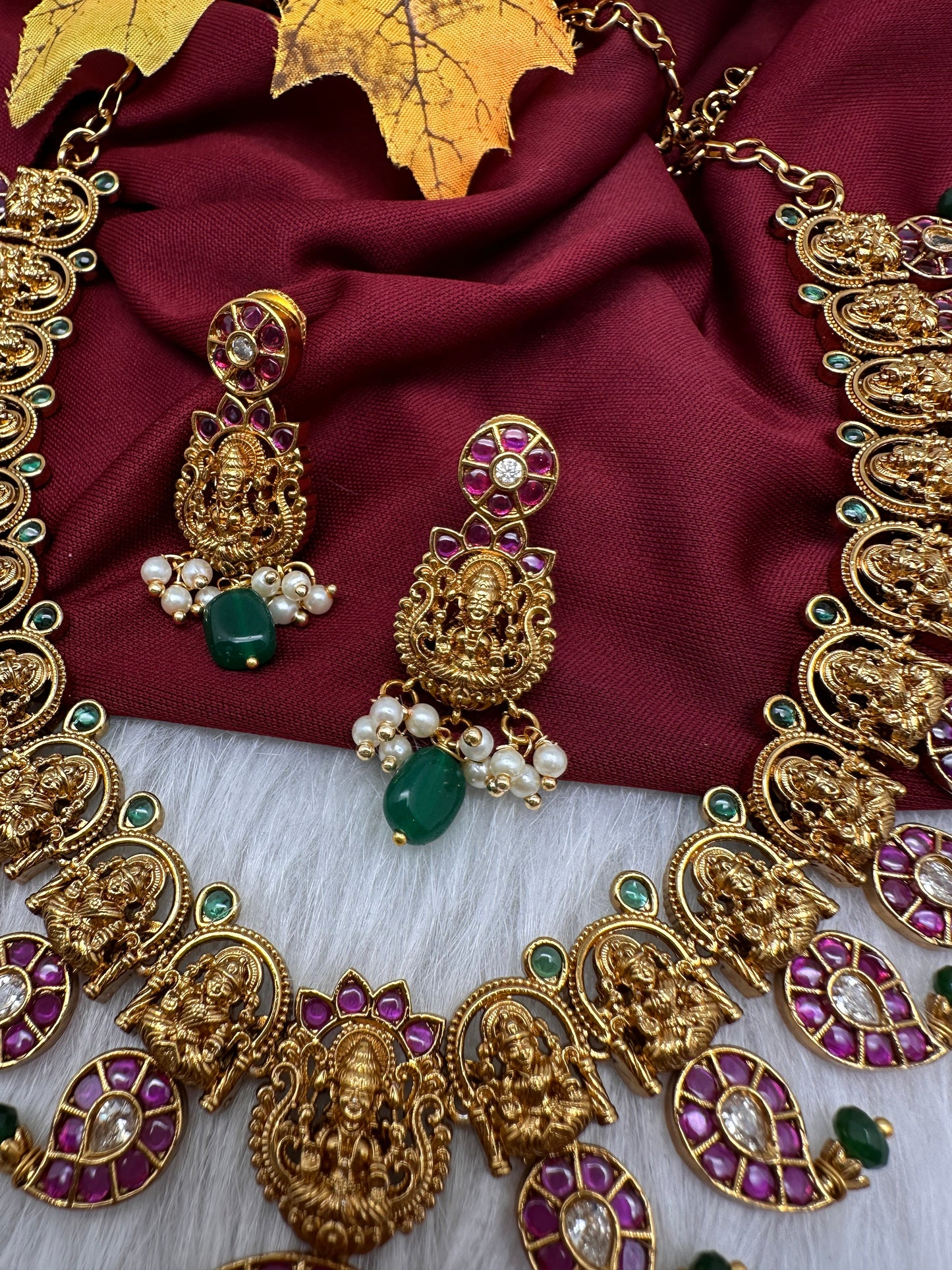 Kempu Matte Goddess Lakshmi Mango Short Necklace