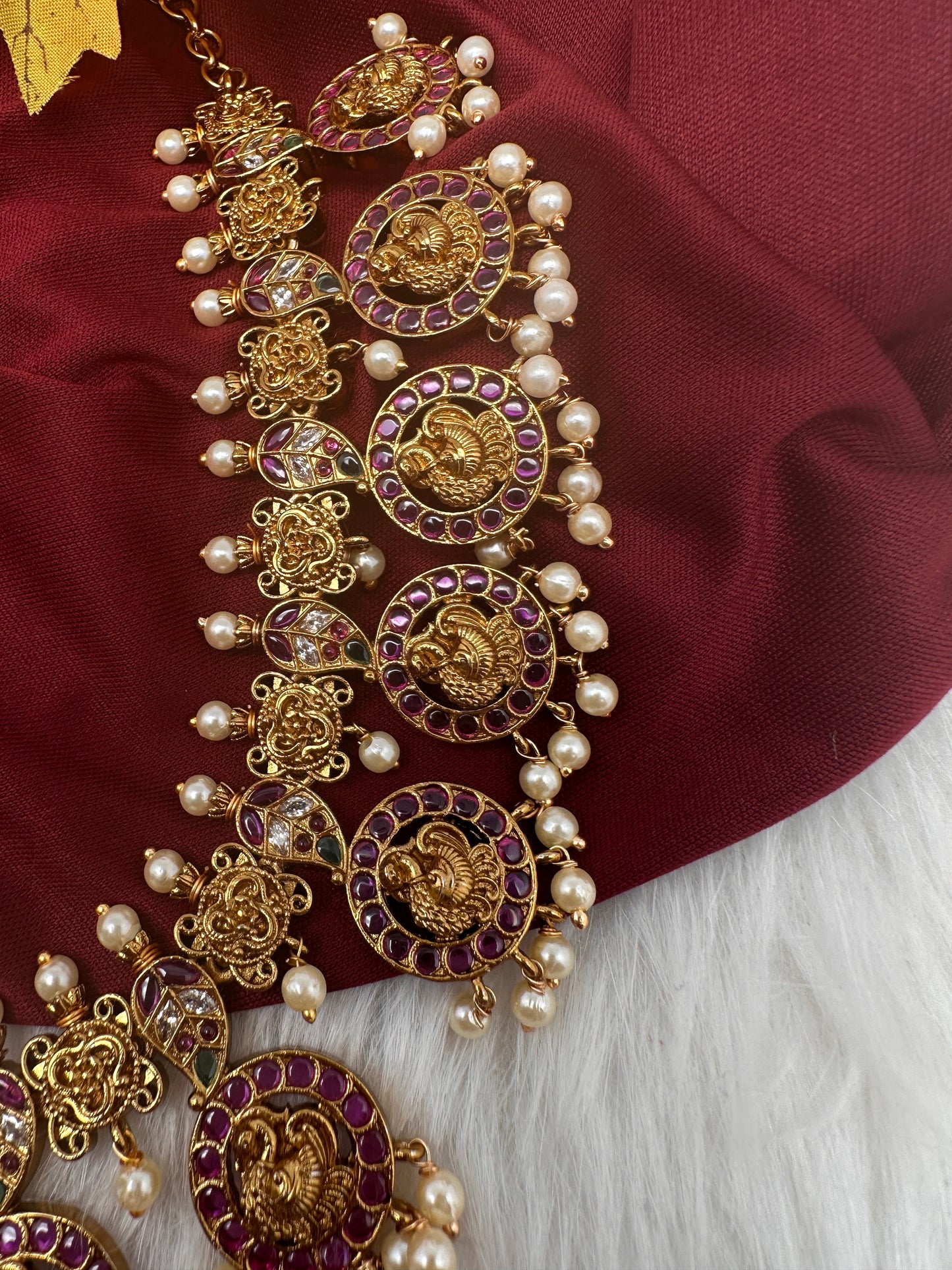 Kempu Matte Peacock Bottu Short Necklace