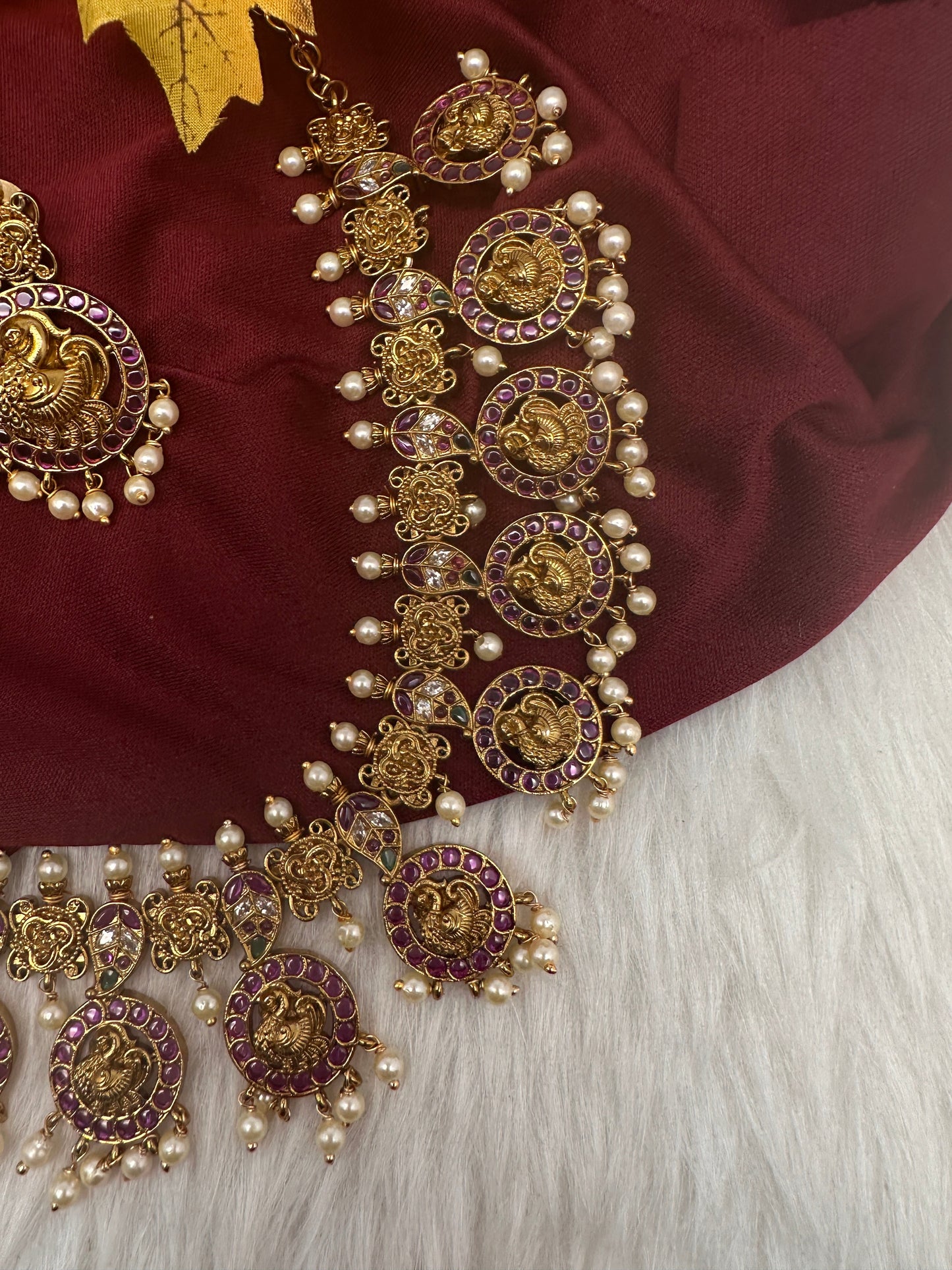 Kempu Matte Peacock Bottu Short Necklace