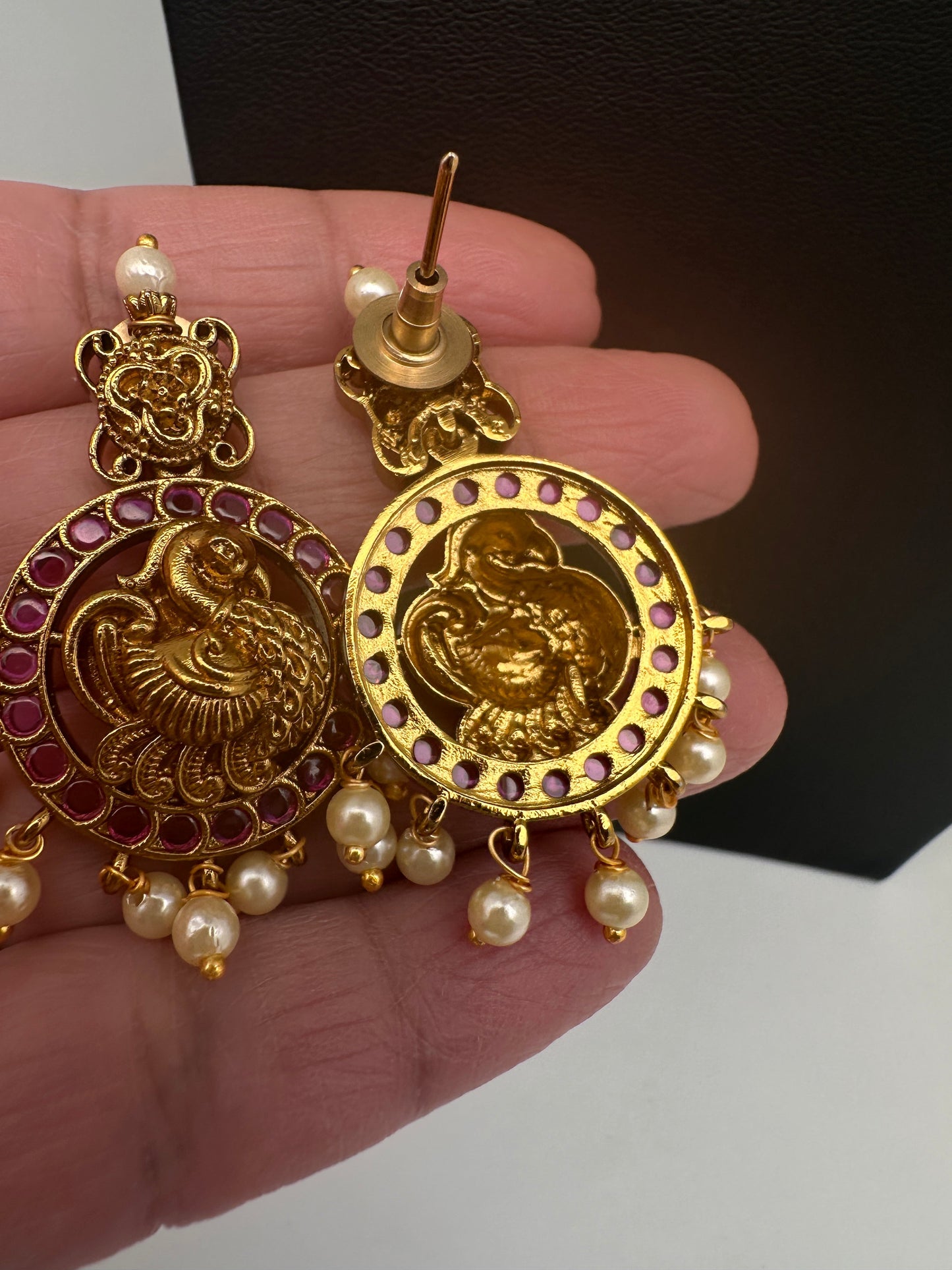 Kempu Matte Peacock Bottu Short Necklace