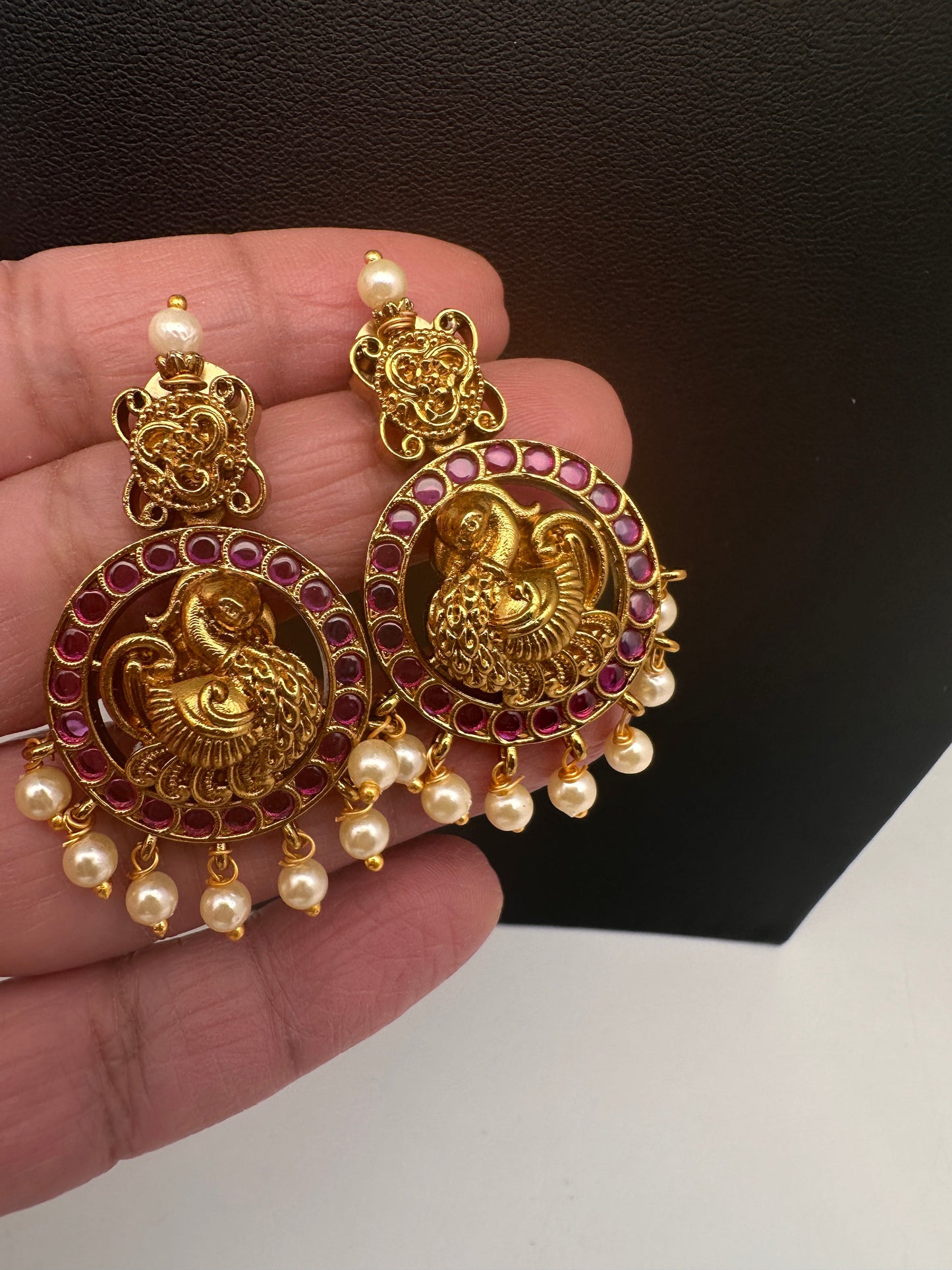 Kempu Matte Peacock Bottu Short Necklace