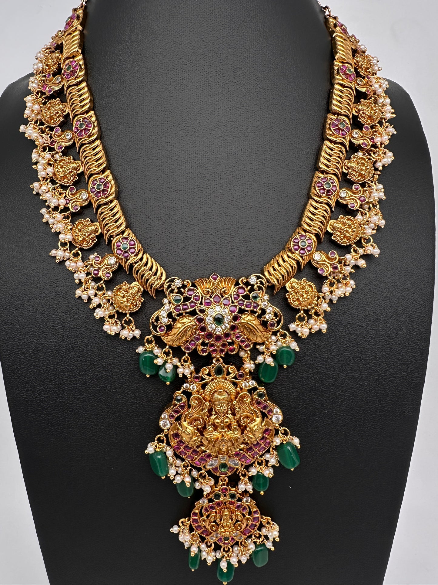 Kempu Matte Goddess lakshmi Jalebi Short Necklace