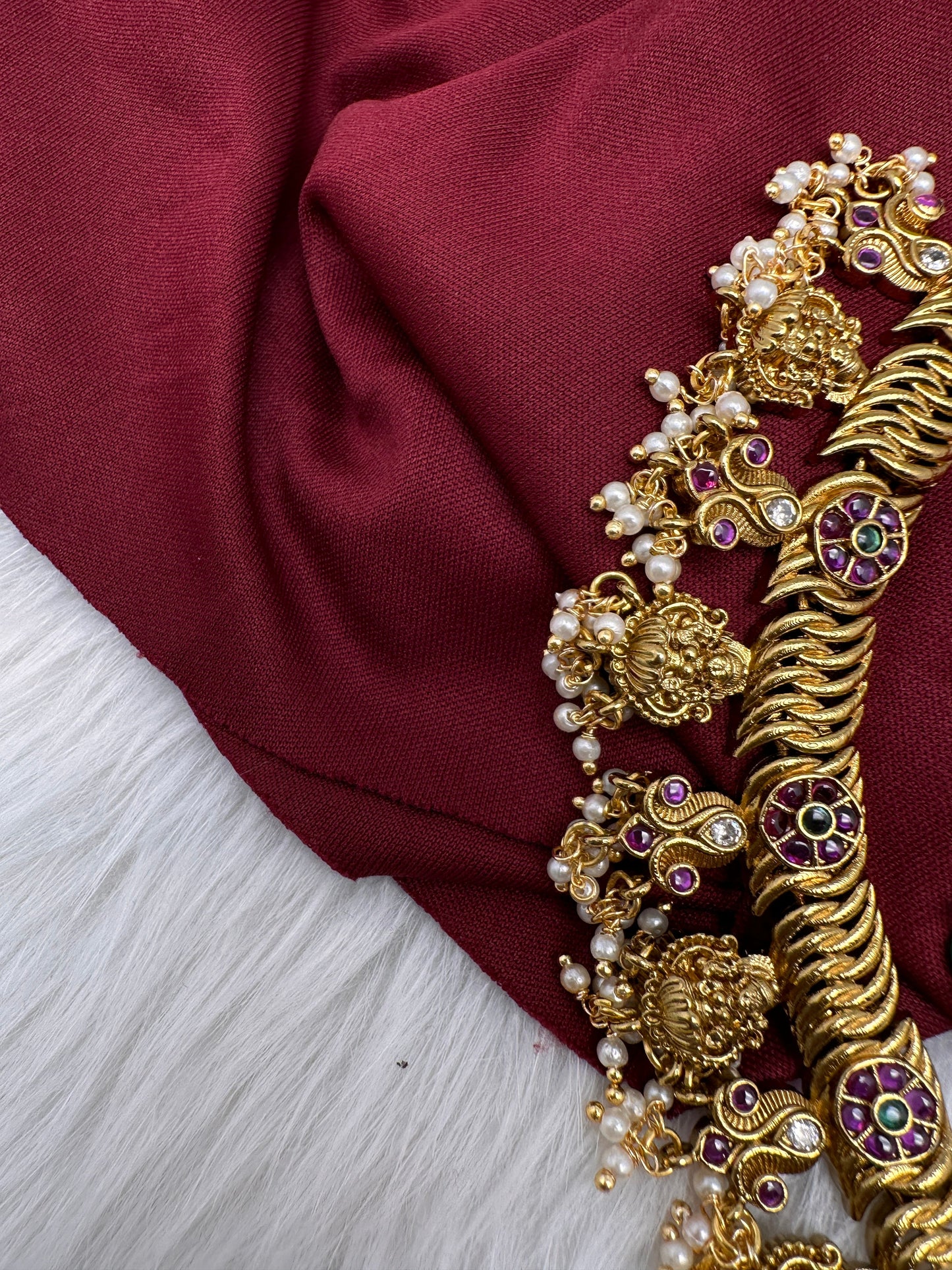 Kempu Matte Goddess lakshmi Jalebi Short Necklace