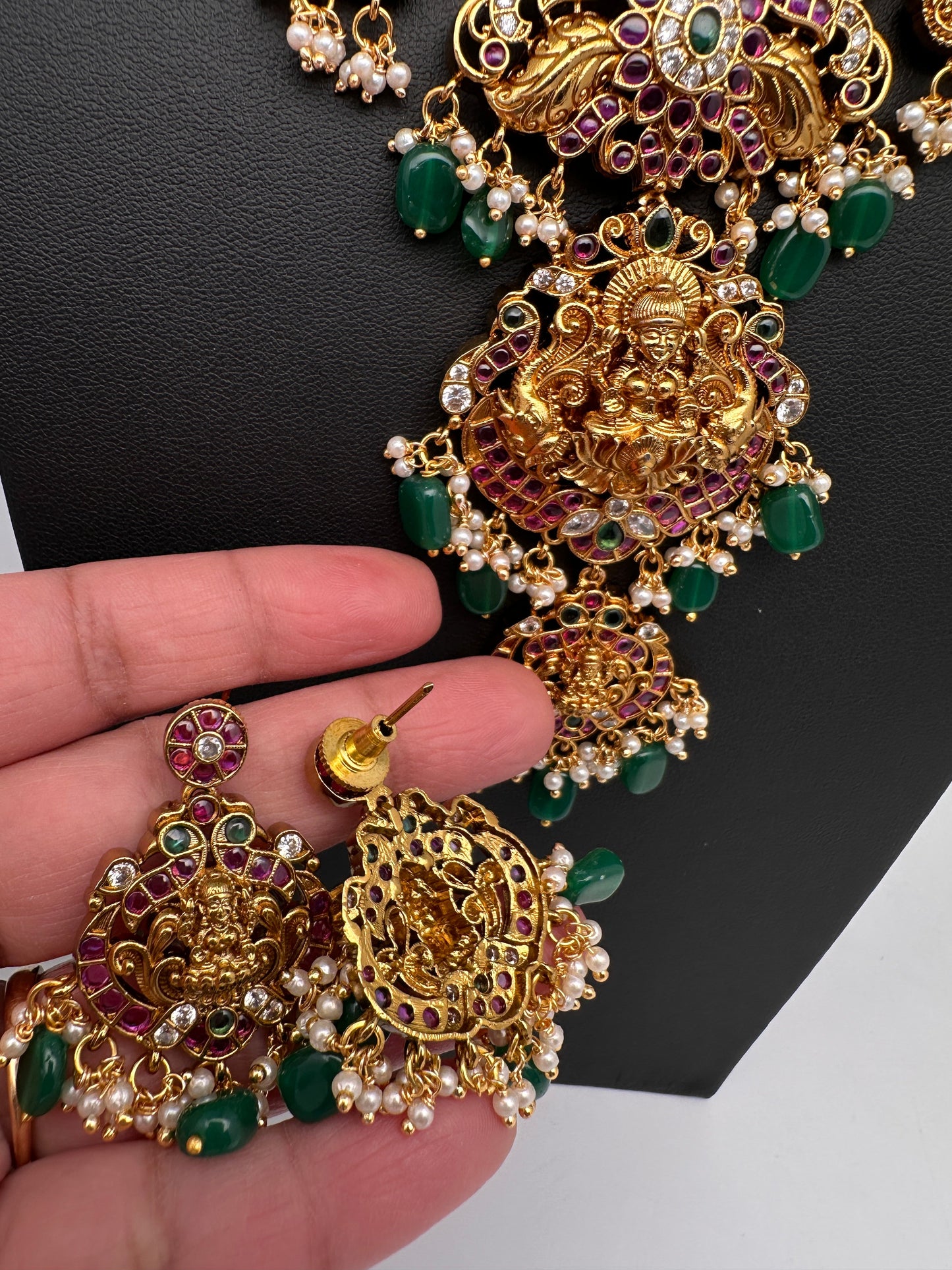 Kempu Matte Goddess lakshmi Jalebi Short Necklace