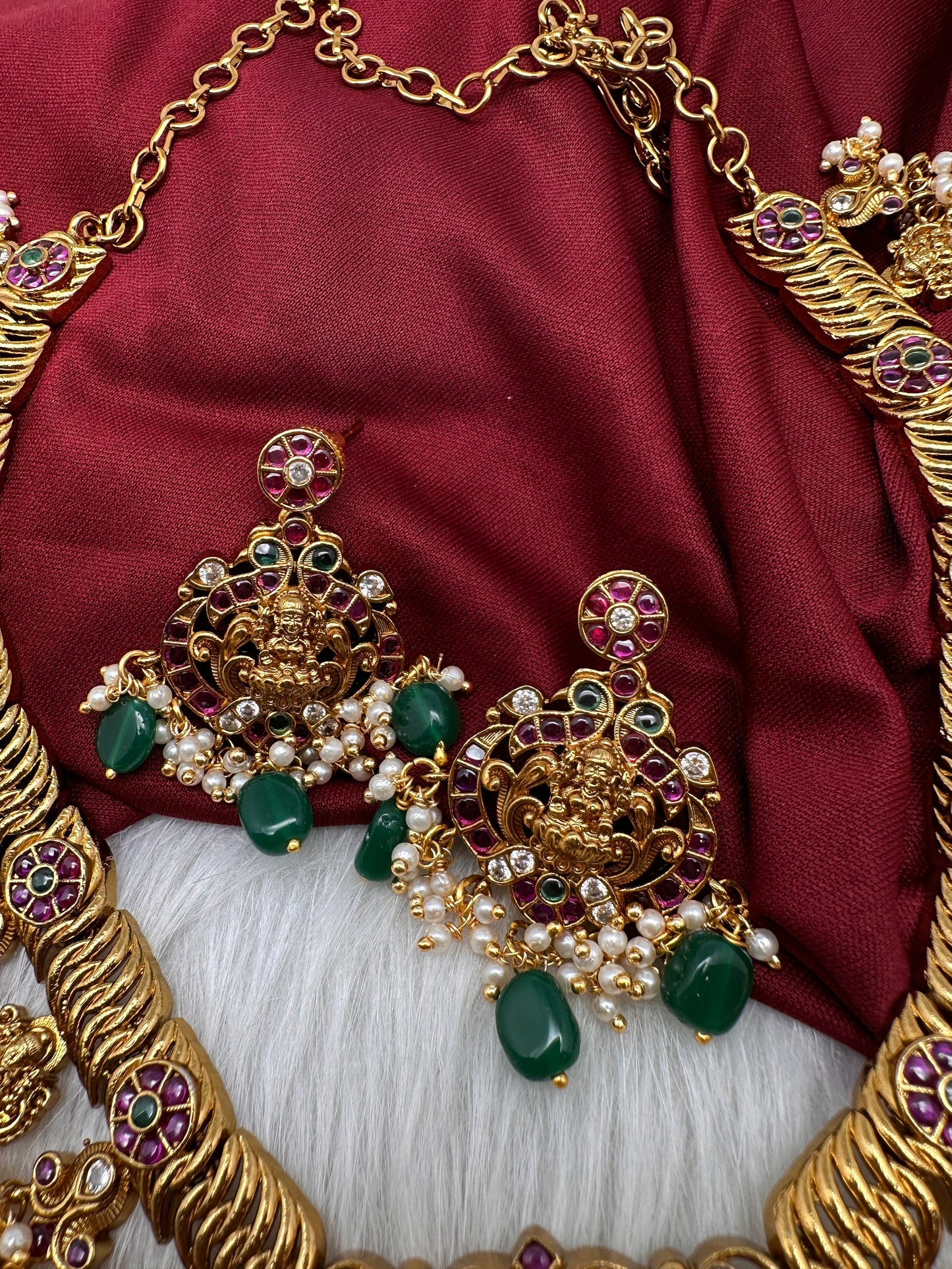 Kempu Matte Goddess lakshmi Jalebi Short Necklace