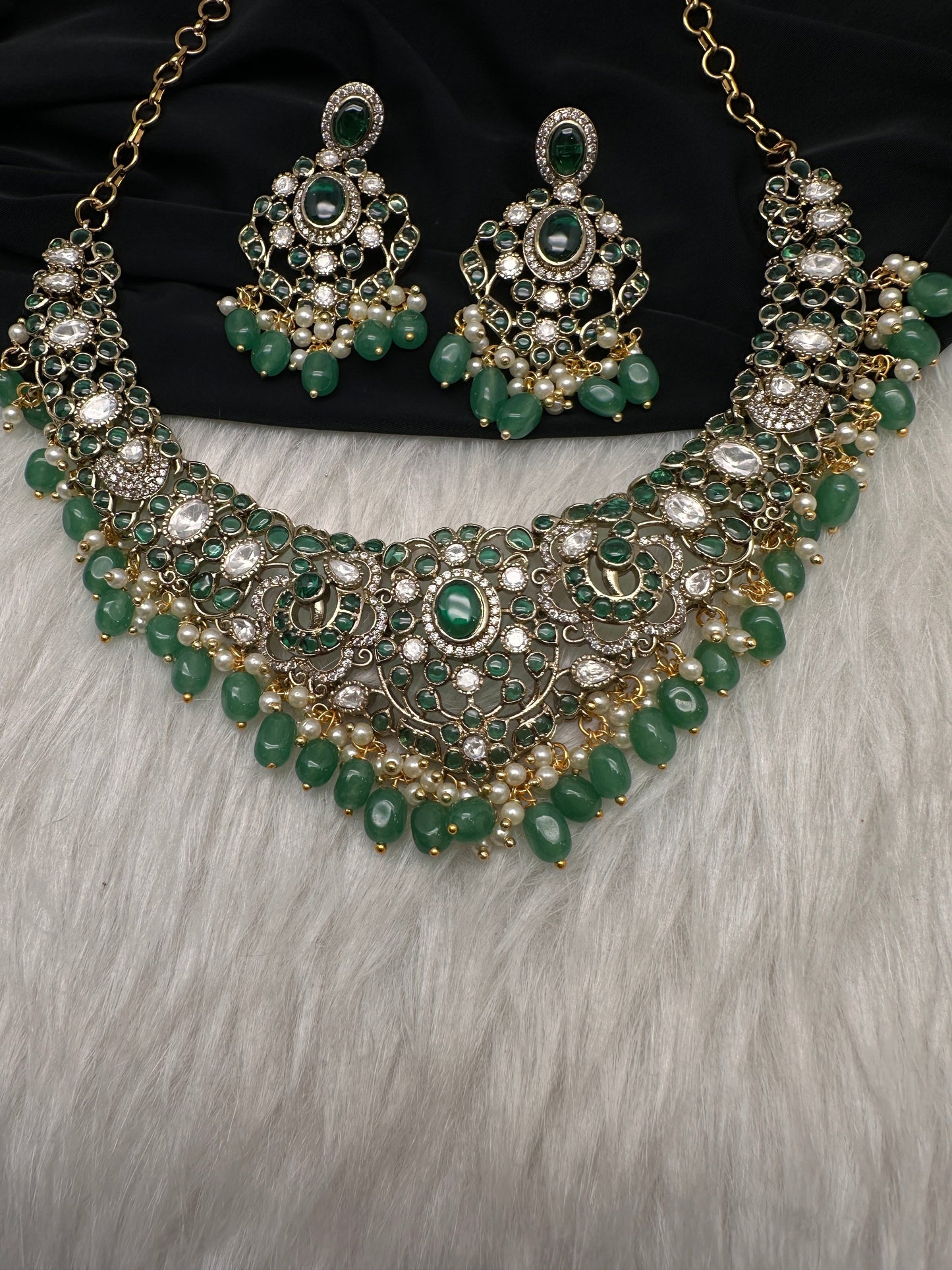 Kempu Matte Heritage Style Ethnic Short Necklace - Green