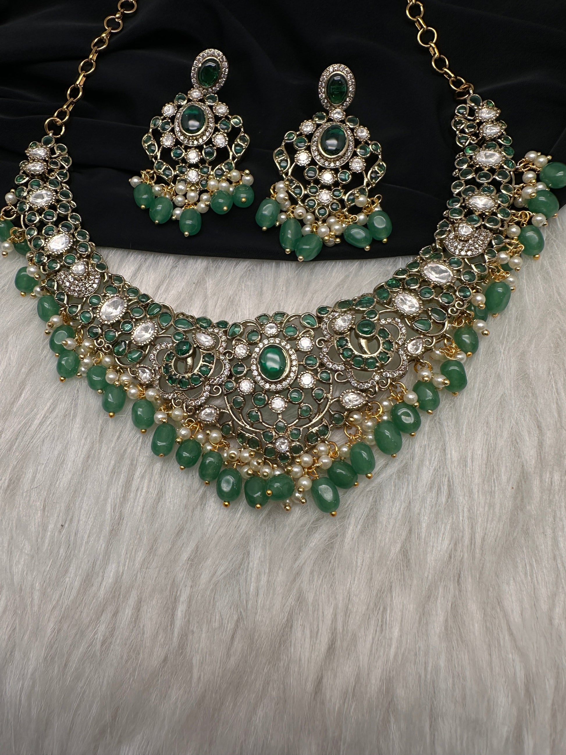 Kempu Matte Heritage Style Ethnic Short Necklace - Green