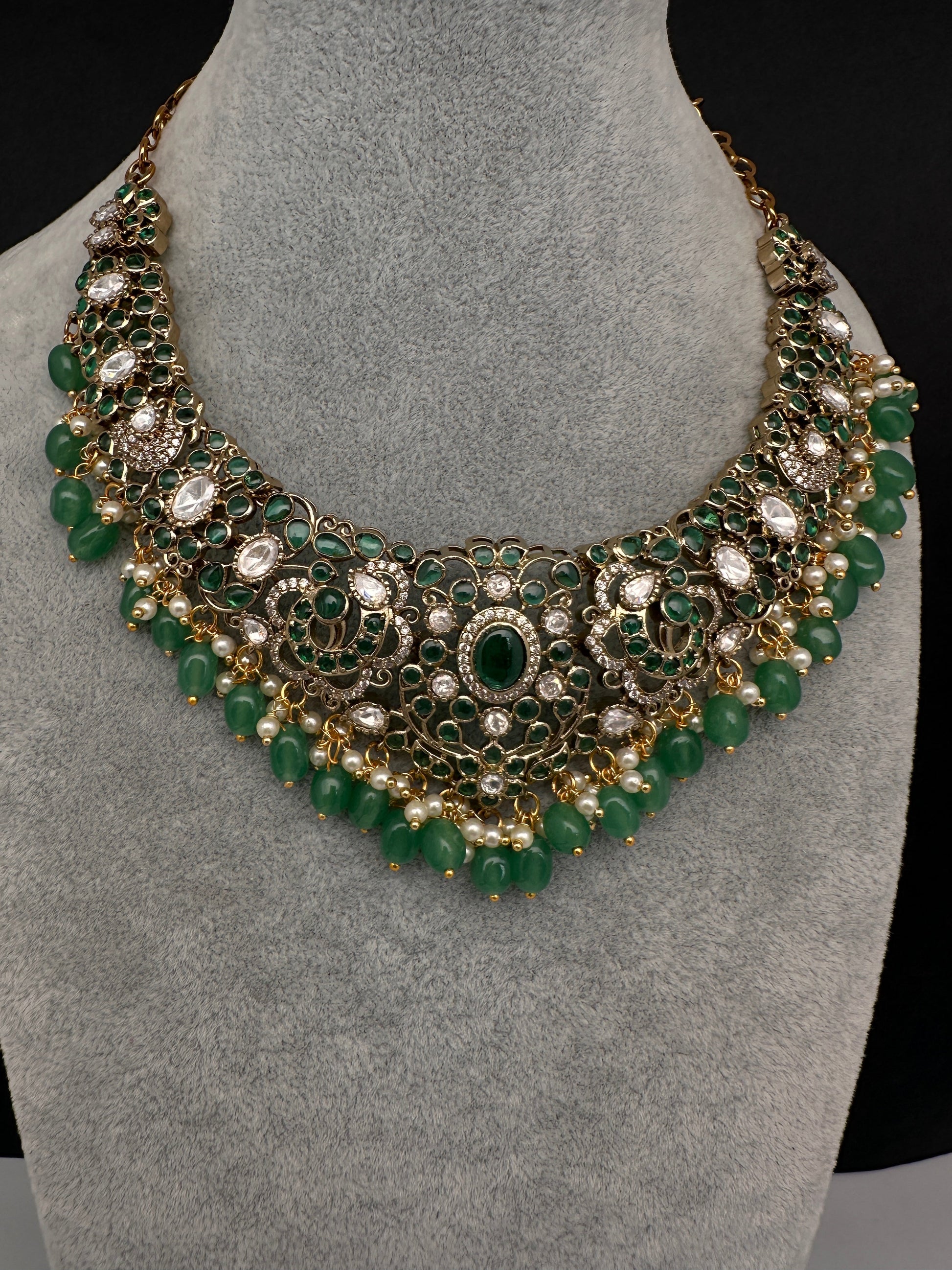 Kempu Matte Heritage Style Ethnic Short Necklace - Green