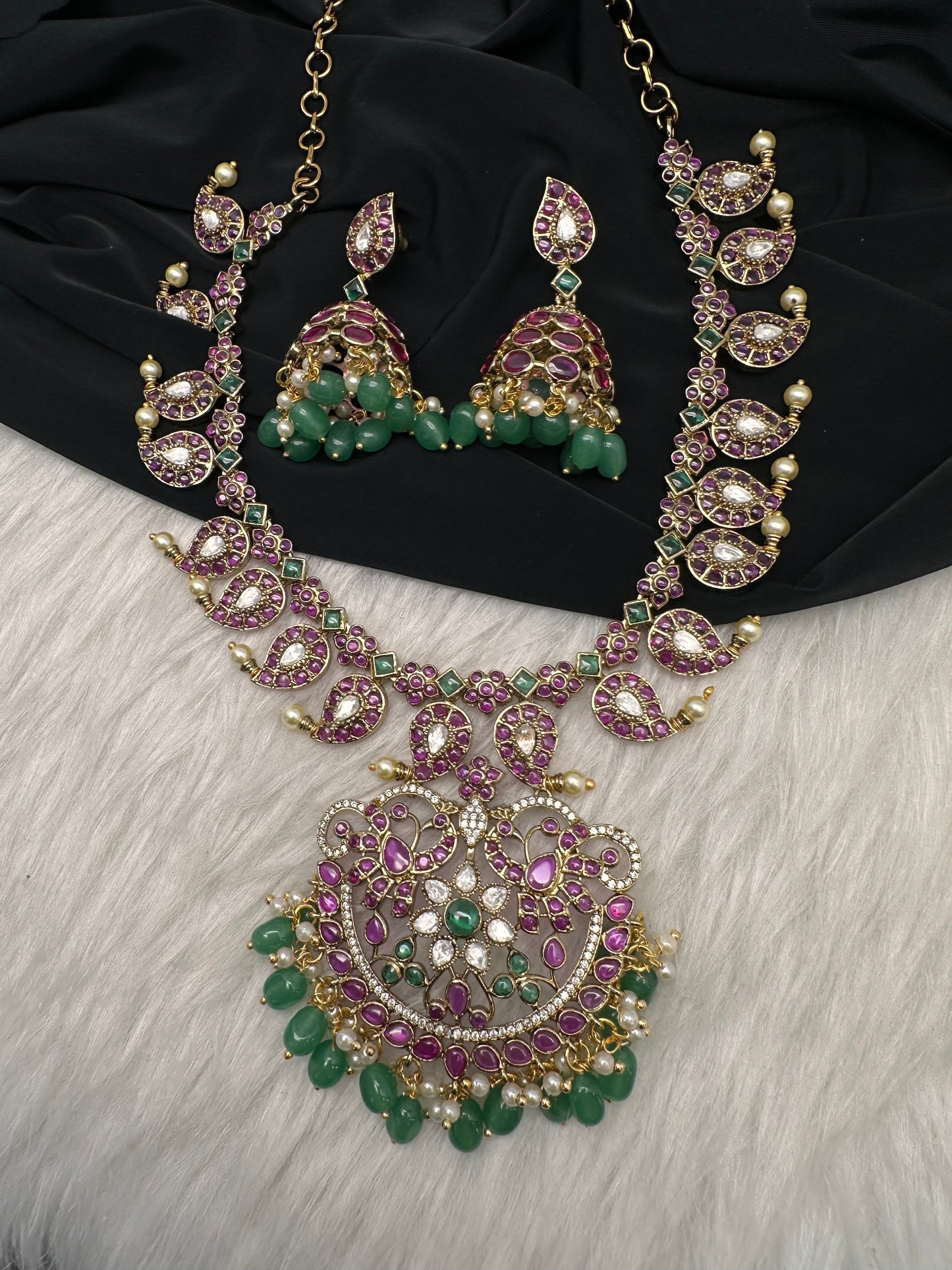 Kempu Matte Mango Short Necklace