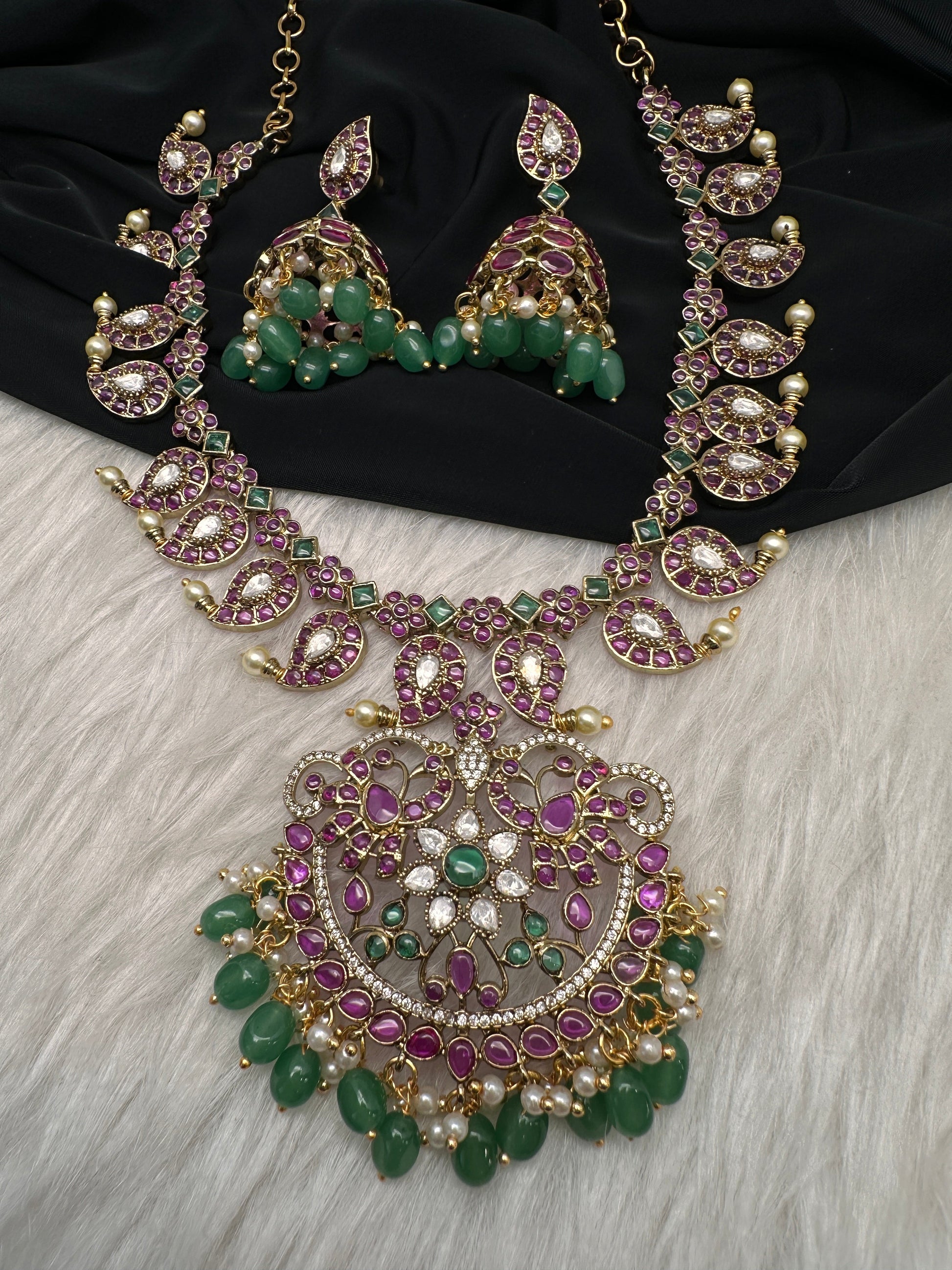 Kempu Matte Mango Short Necklace