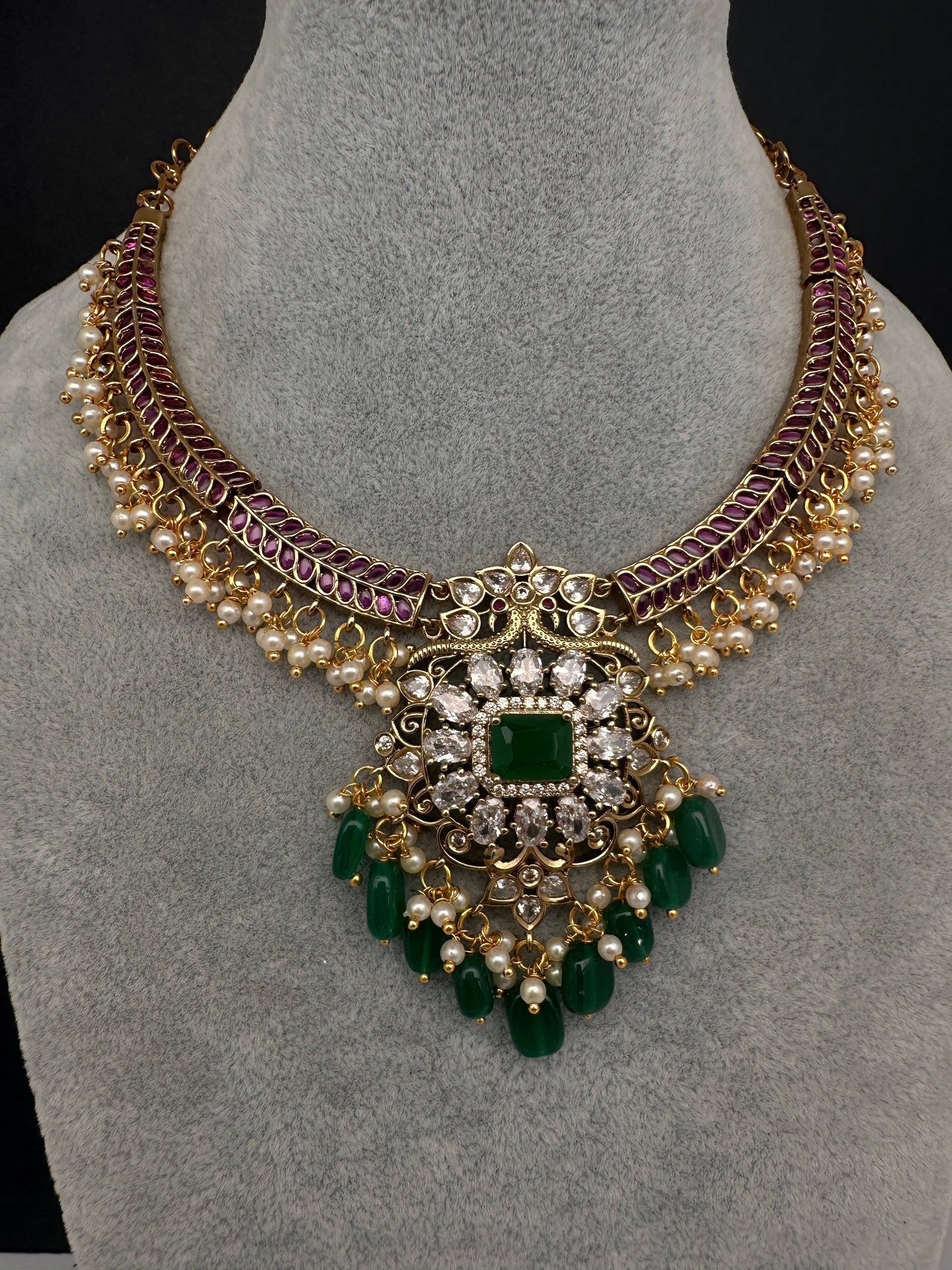 Kemp AD Green Short Necklace