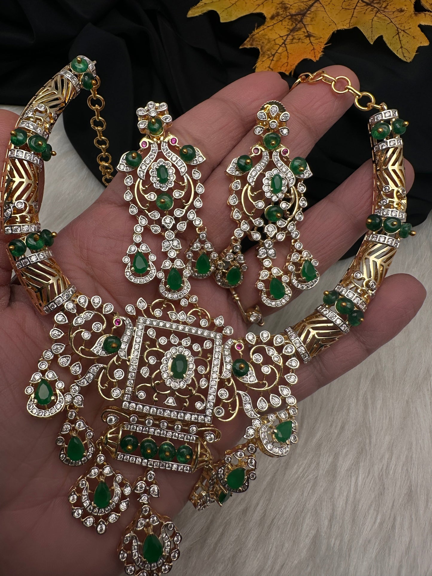 AD Color Stone Kanthi Short Necklace - Green